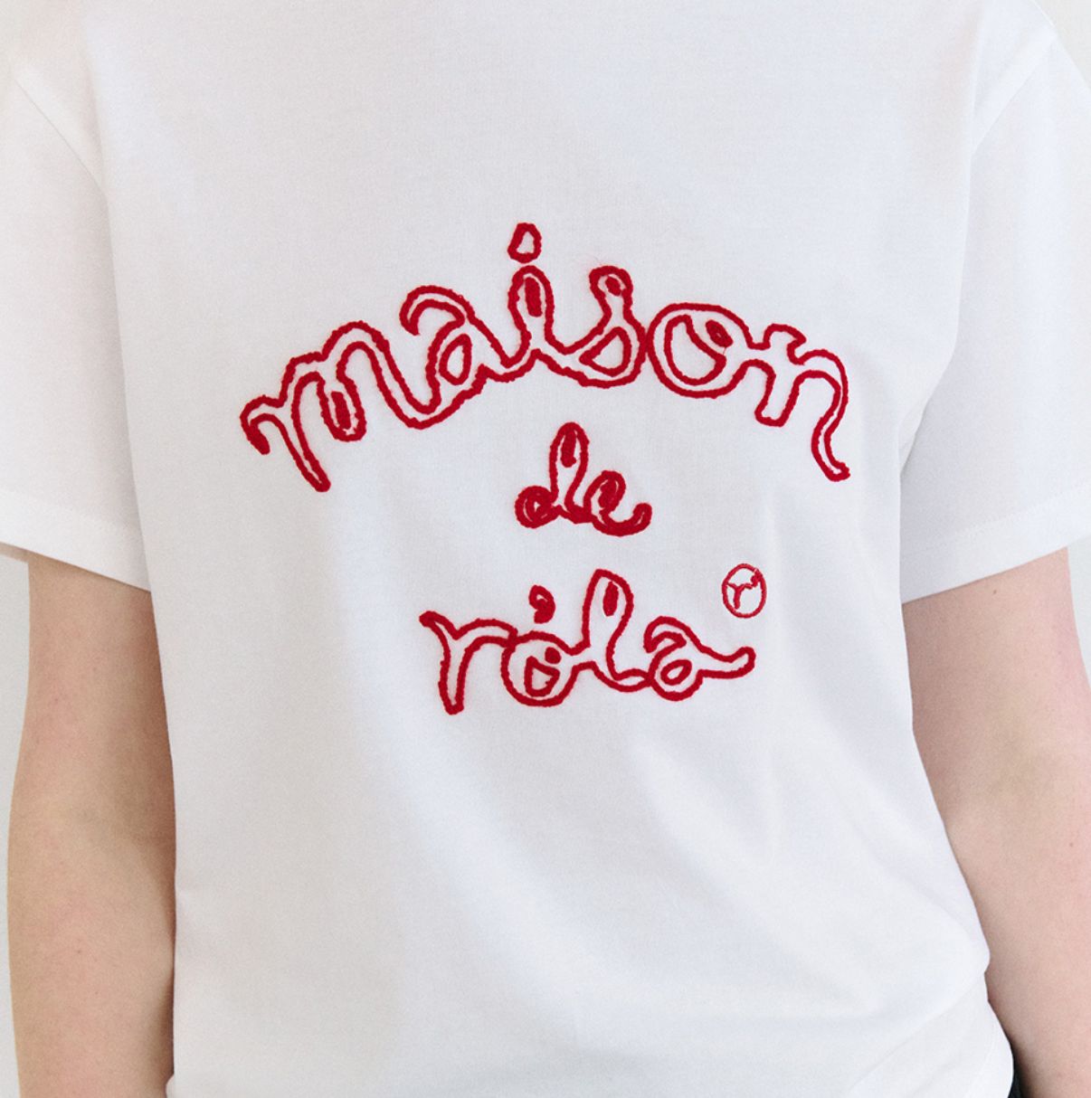 🎀Rolarola 🎀 MAISON DE ROLA OUTLINE T-SHIRT 原價43000won 獨家折扣優惠 size: s/m White 28/3截單