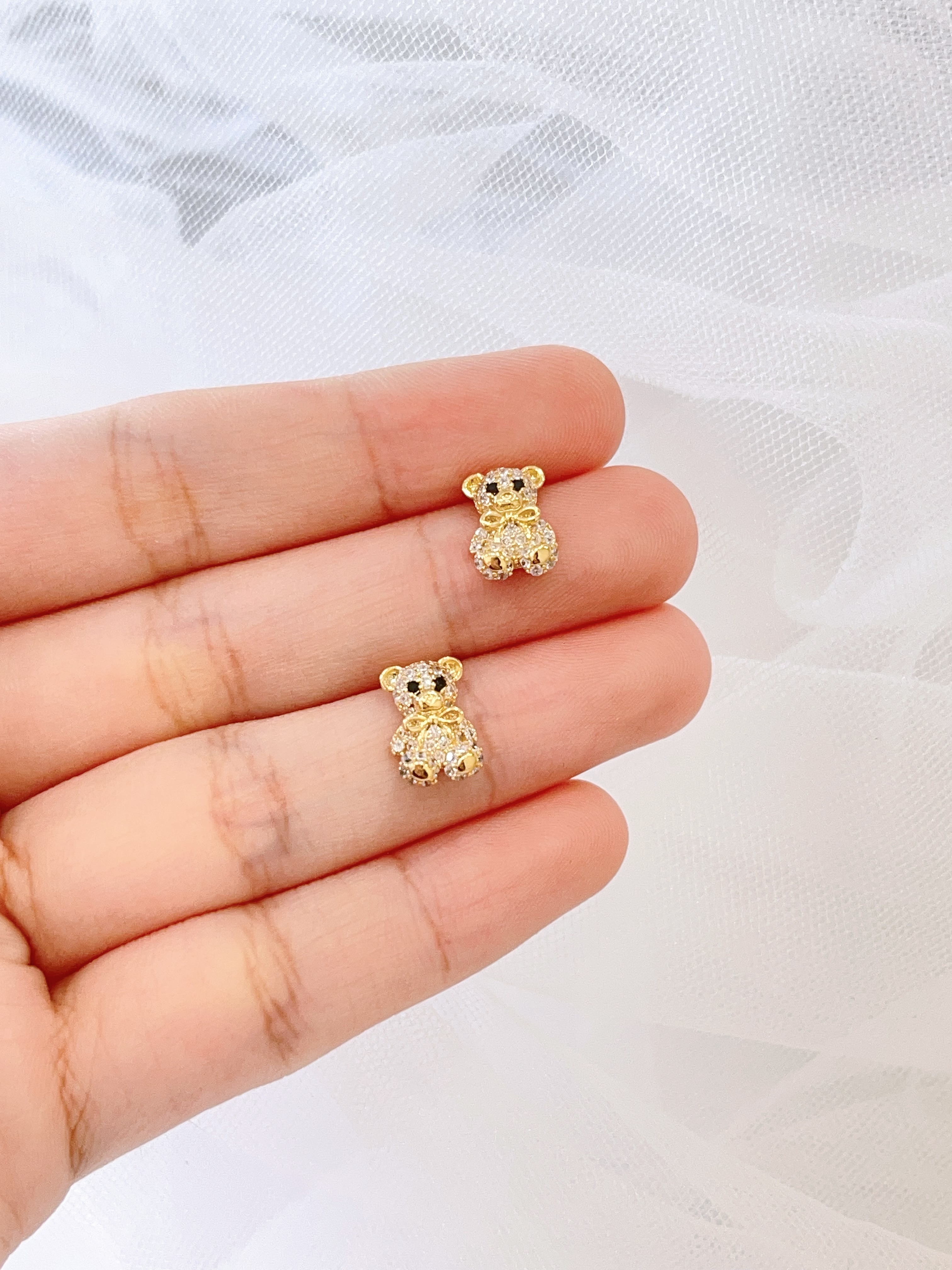 满钻金色蝴蝶结小熊耳环