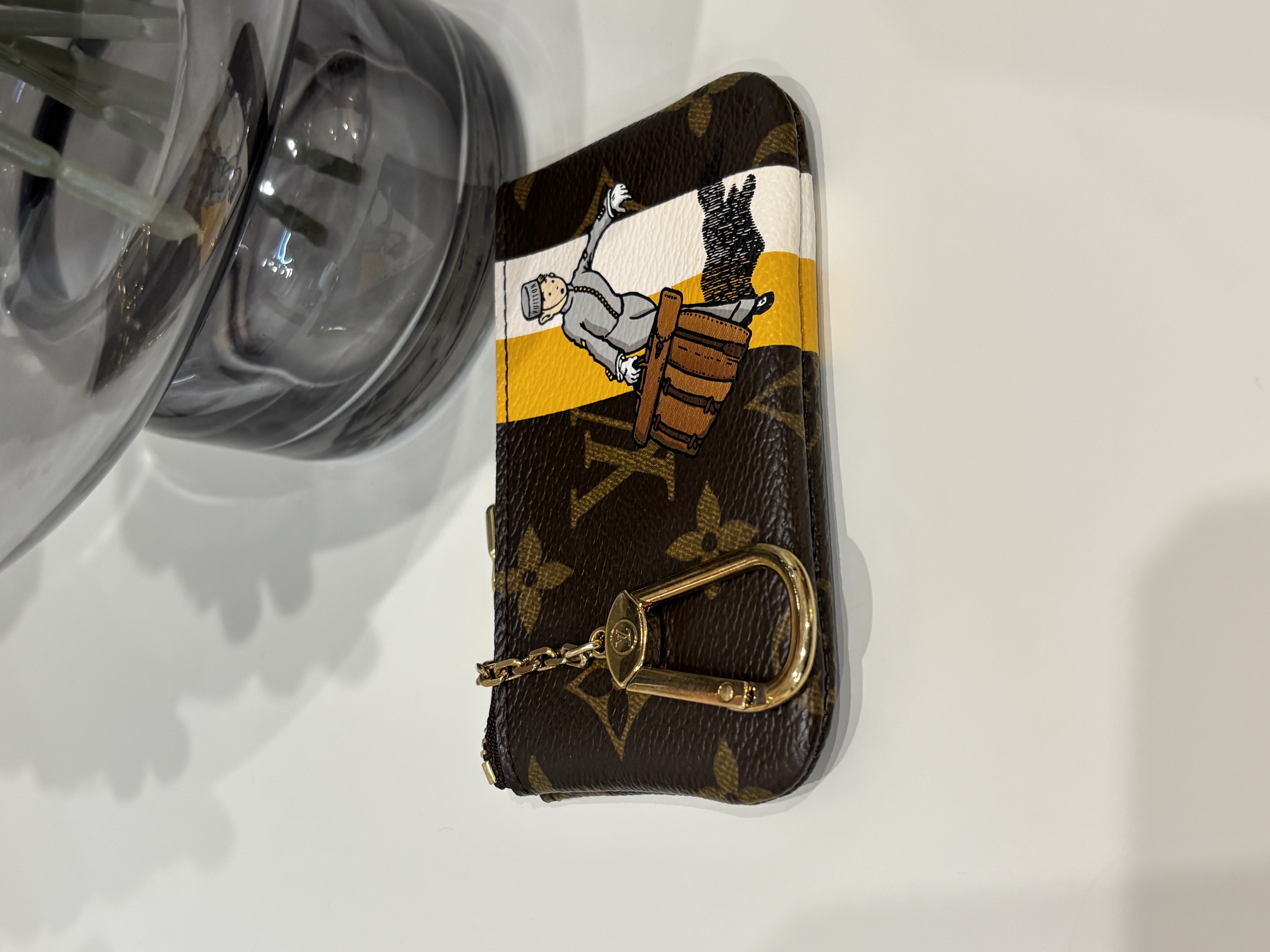 Lv key holder limited edition 100%Authentic, 98%New ✅Box