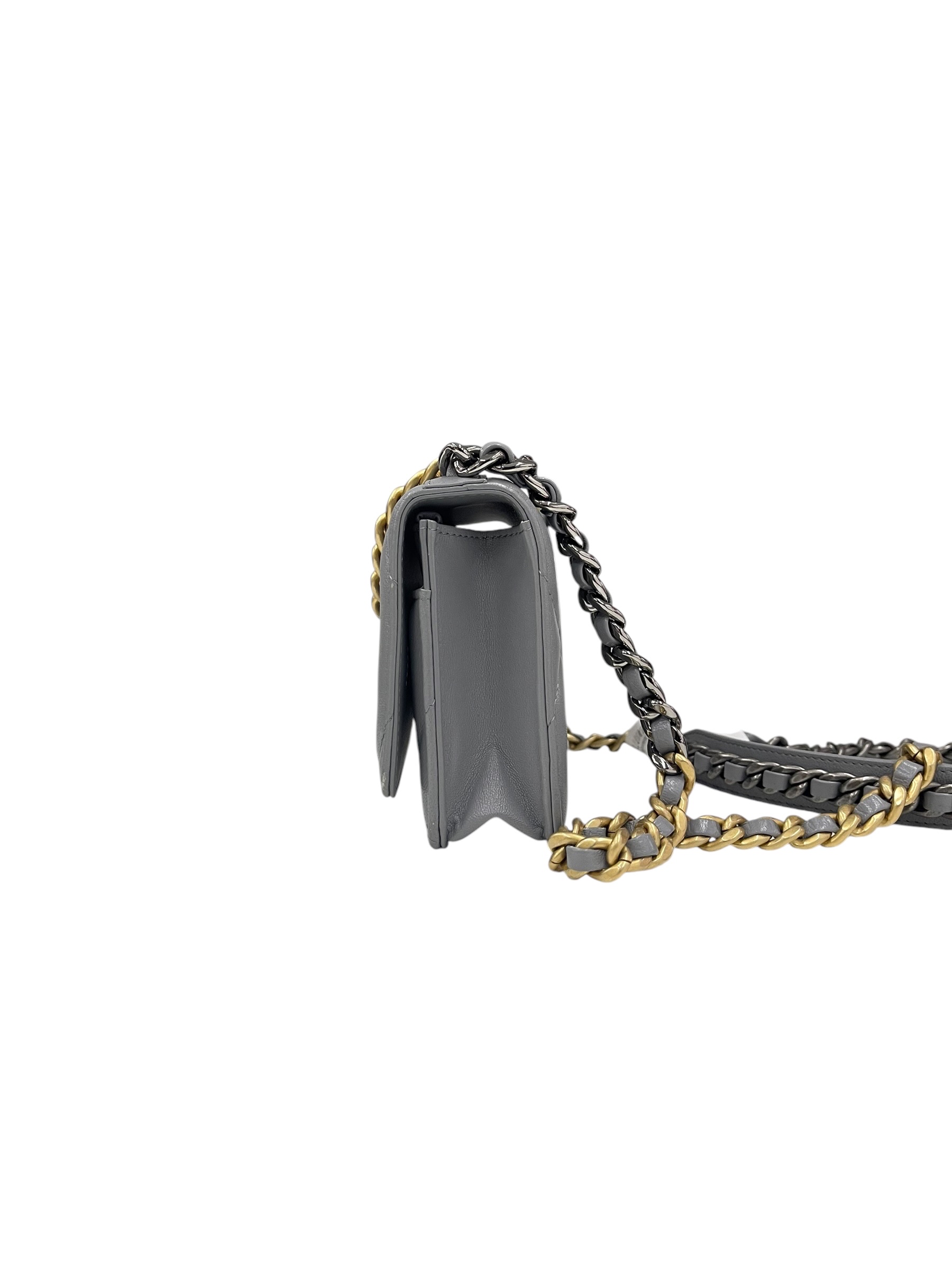Pre-owned Chanel 19 WOC / Product Code: 071005