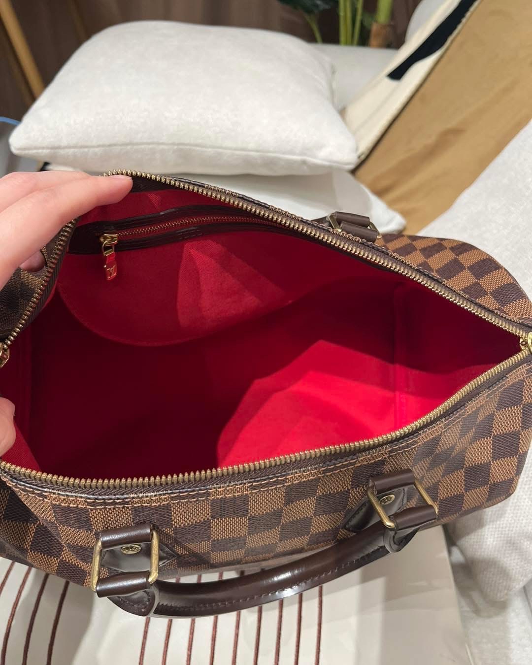 Lv speedy 35 bandouliere  100%Authentic , 98%new  ✅專門店收據✅塵袋✅肩帶 ✨專門店售價 $16,600✨ 