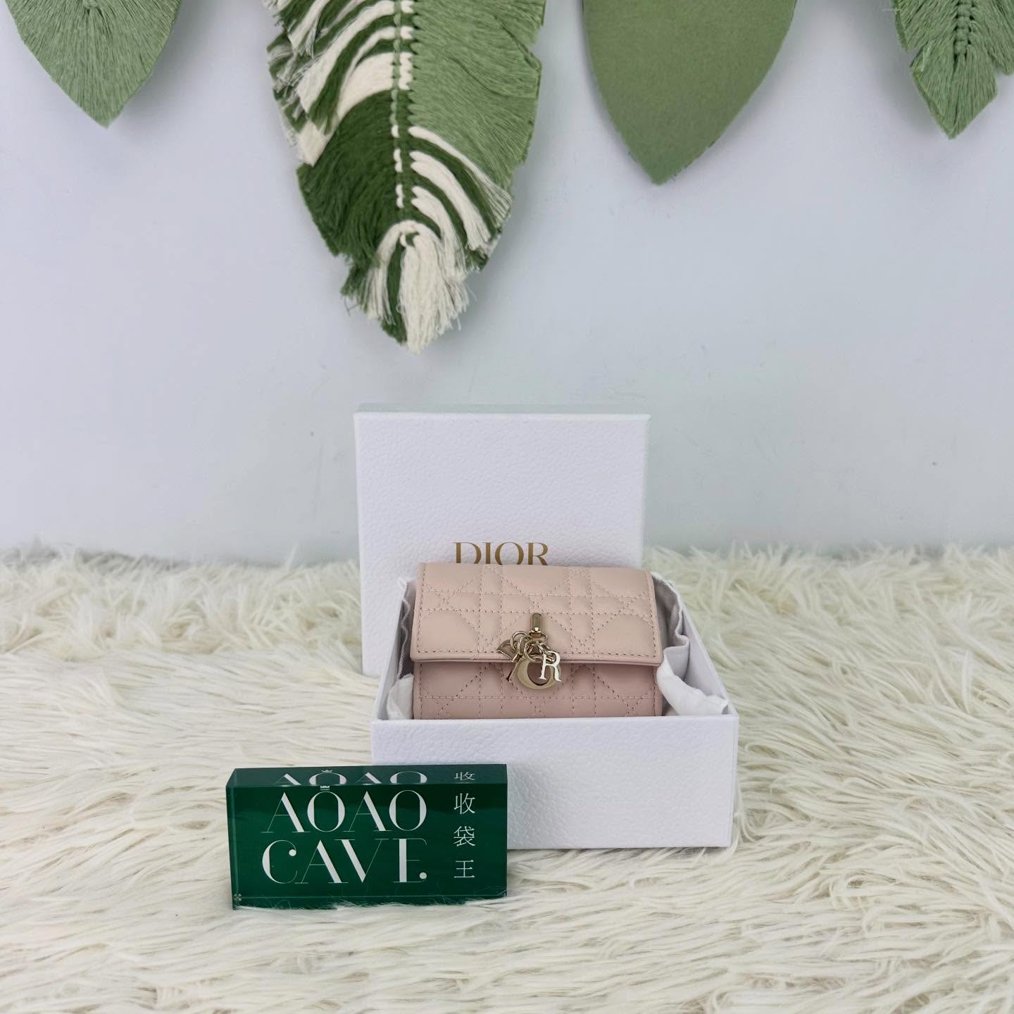 閑置品🌟Glycine 粉色羊皮金扣 卡片包 2025年全套有盒🩷