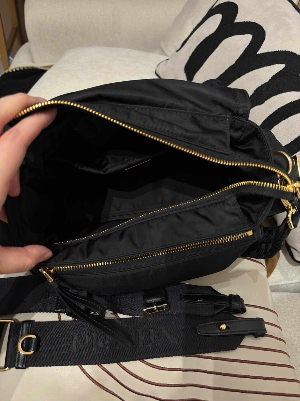 PRADA Re-Nylon Explore pm Shoulder Bag  100%Authentic, 98%new ✅dust bag 