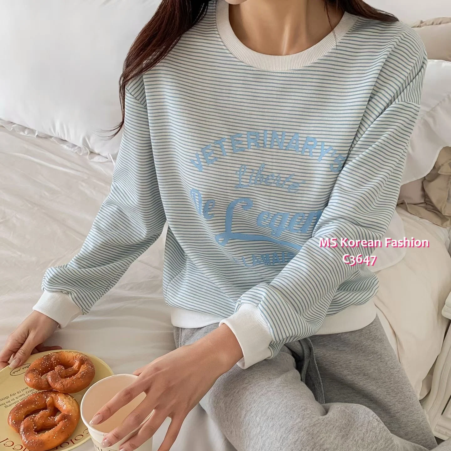 C3647 韓國🇰🇷靚色橫間字母print top