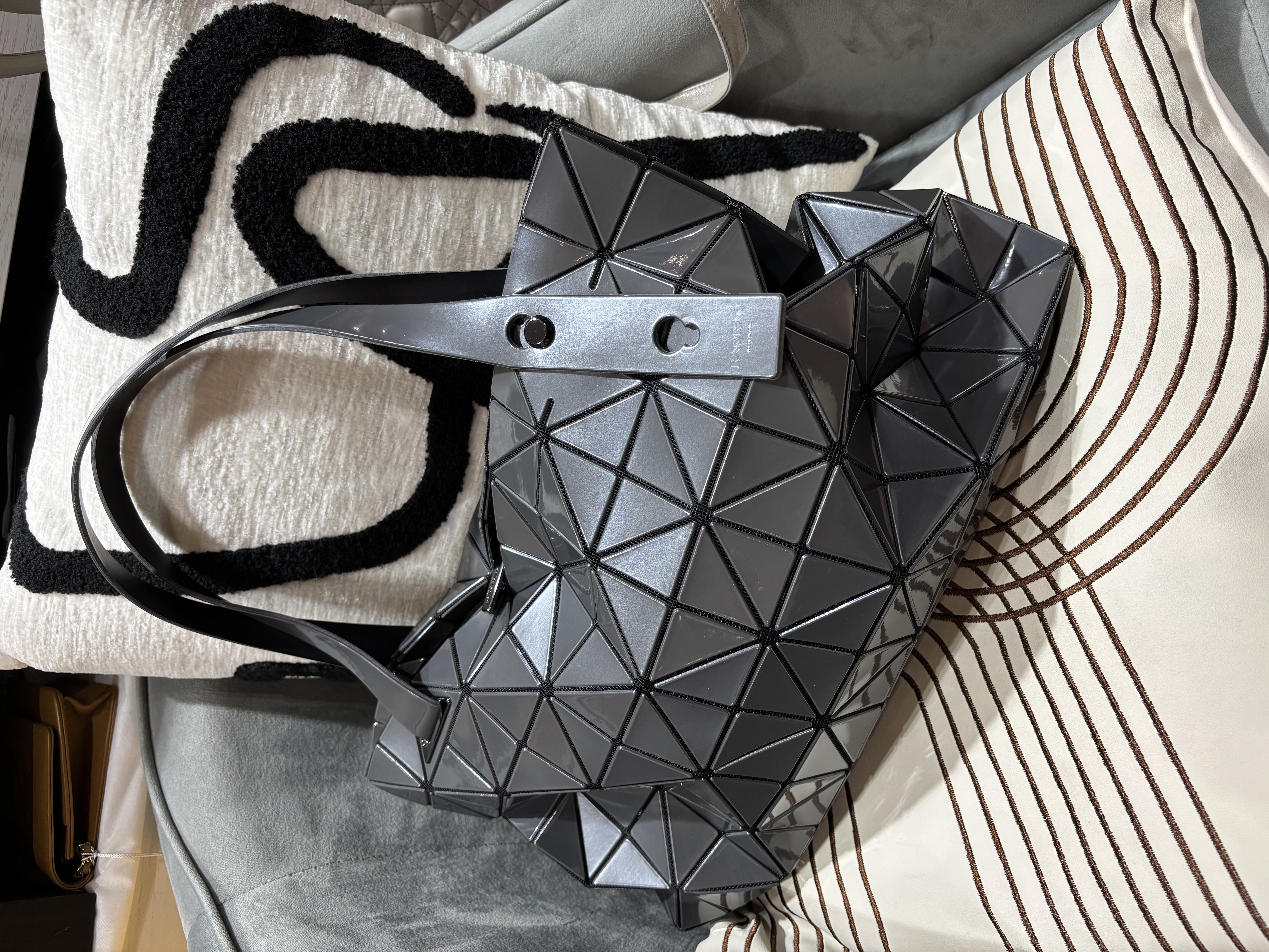 Issey Miyake bao bao zip Boston bag 100%Authentic,98%new✅dust bag  