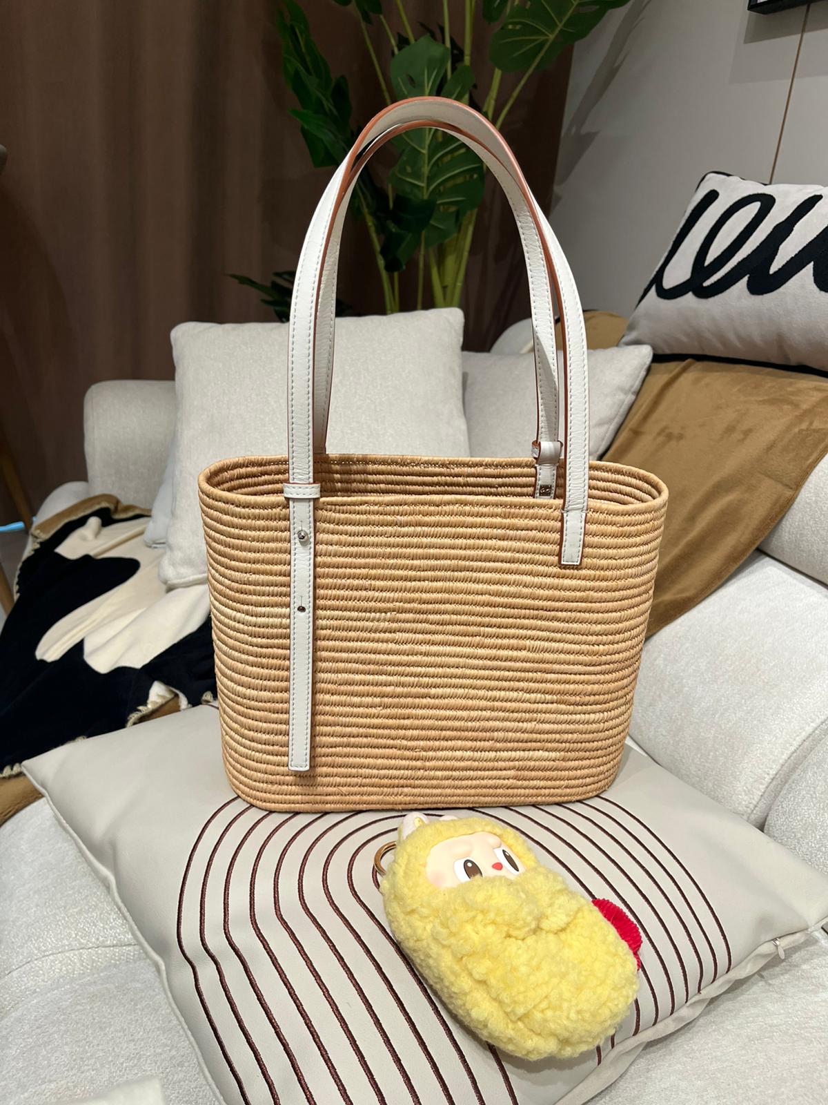 Loewe Raffia Squate Tote Bag 100%Authentic,98%new✅dust bag