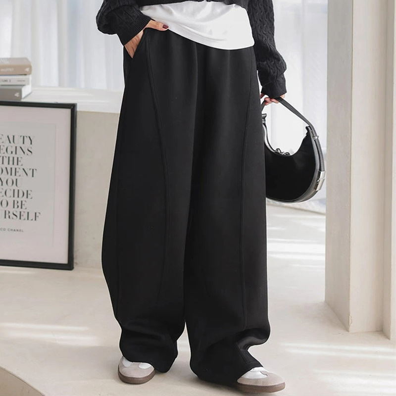 $88條。日系彎刀褲或廓形褲