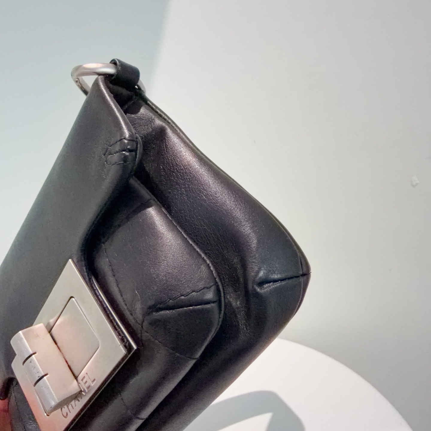 【預訂貨品】Chanel 冰格方形扣腋下包