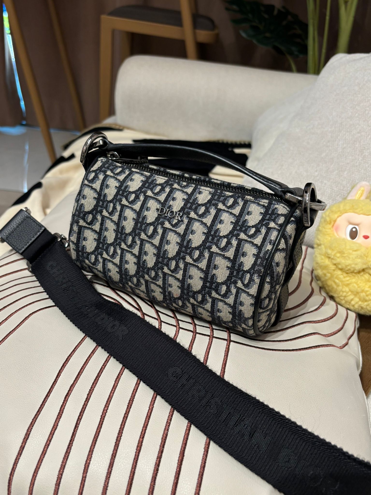 Dior roller messenger bag 100%Authentic,95%new✅Dust bag