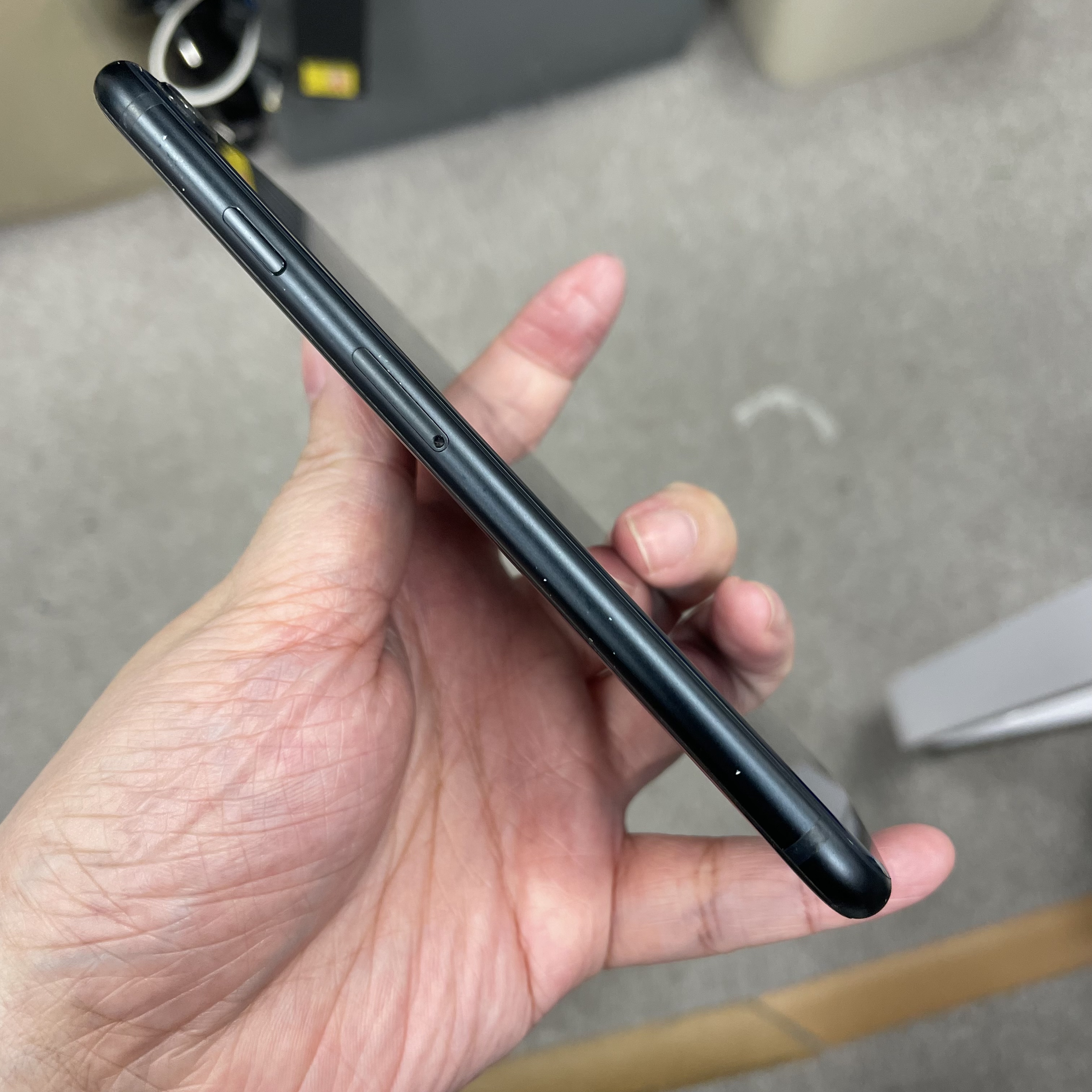 *5917 SE 3 超靚機 128GB 電75 黑色 black