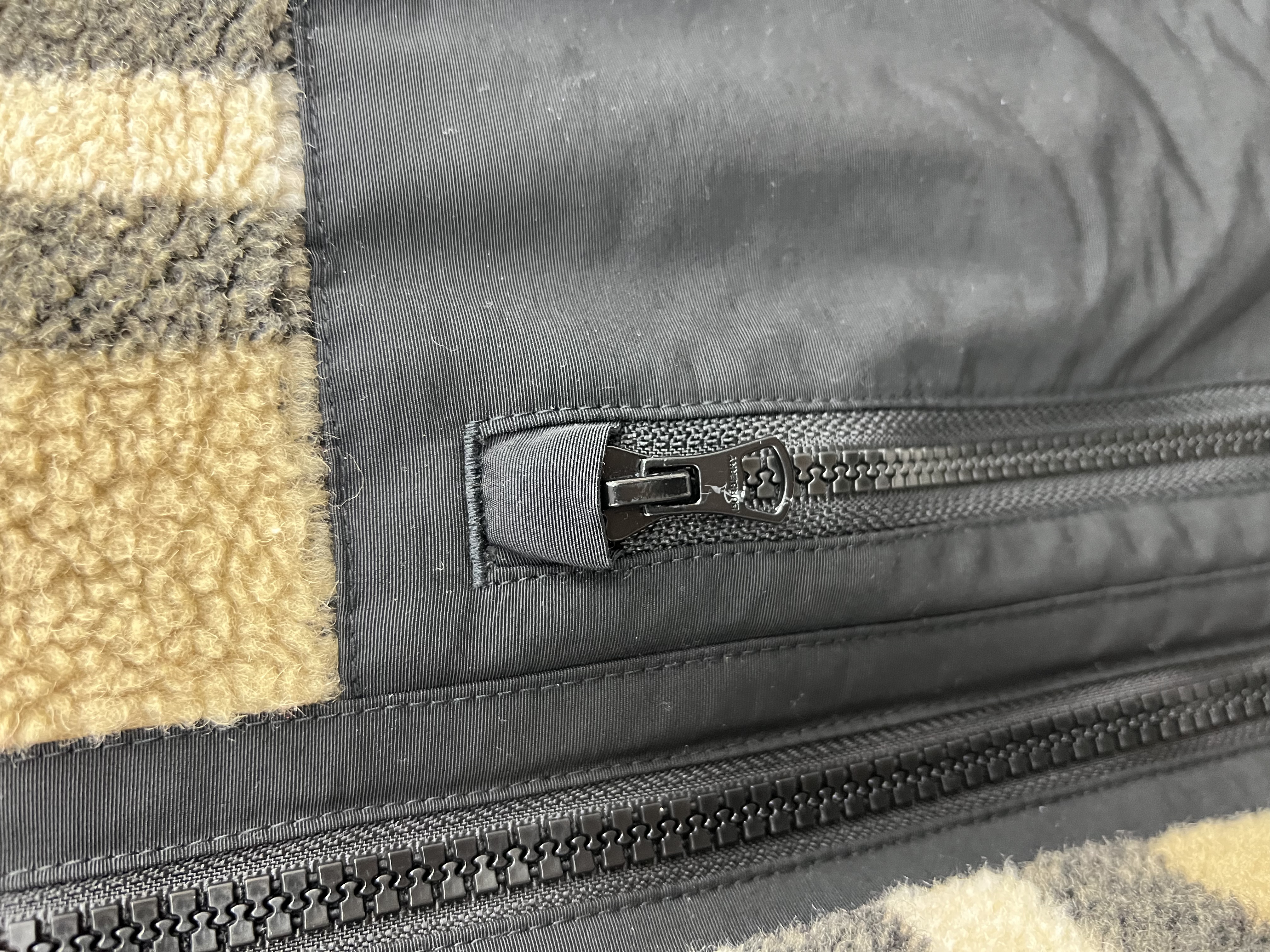 Pre-owned Burberry Jacket/ Product Code: 26030209