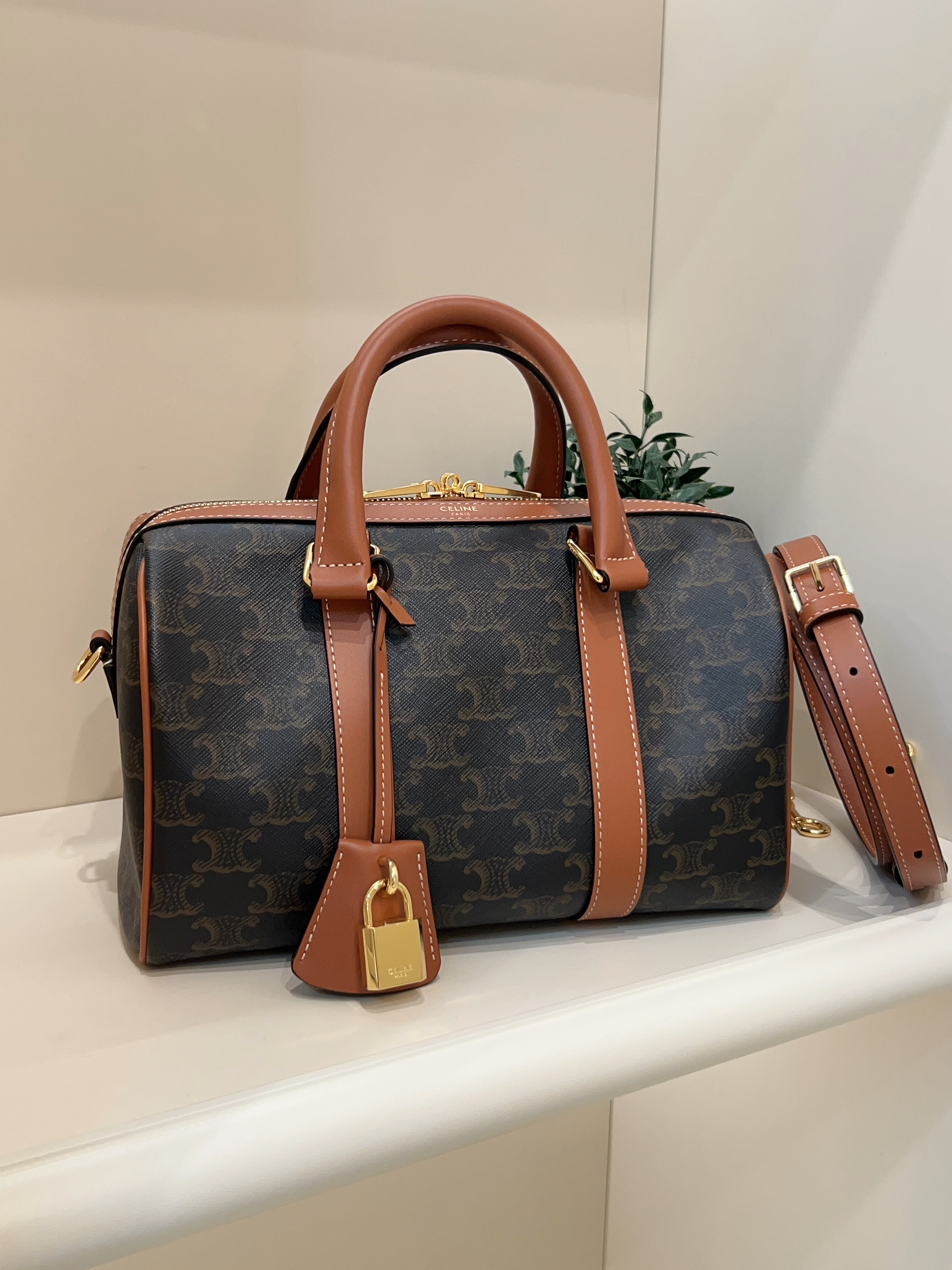 未使用品 Celine Boston Medium 2Way Bag 100%Authentic, Unused未使用品 ✅Key Lock✅Tag✅Dust bag