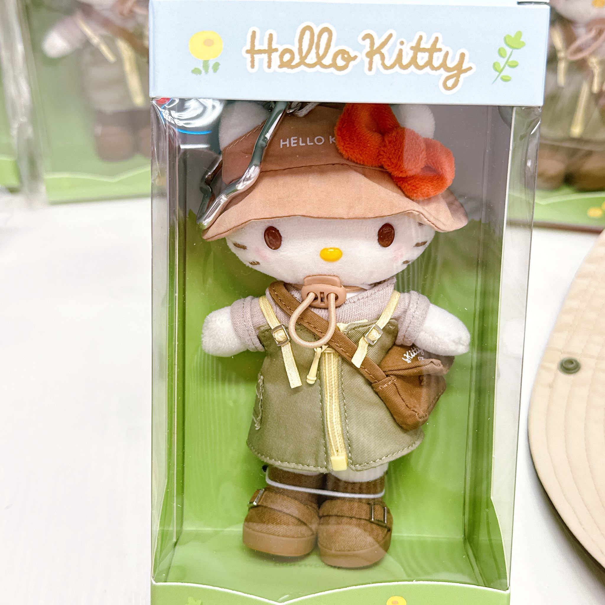  上海限定 Sanrio 春日露營系列新款公仔掛飾/長腿盒裝Kitty / Kitty涼感漁夫帽