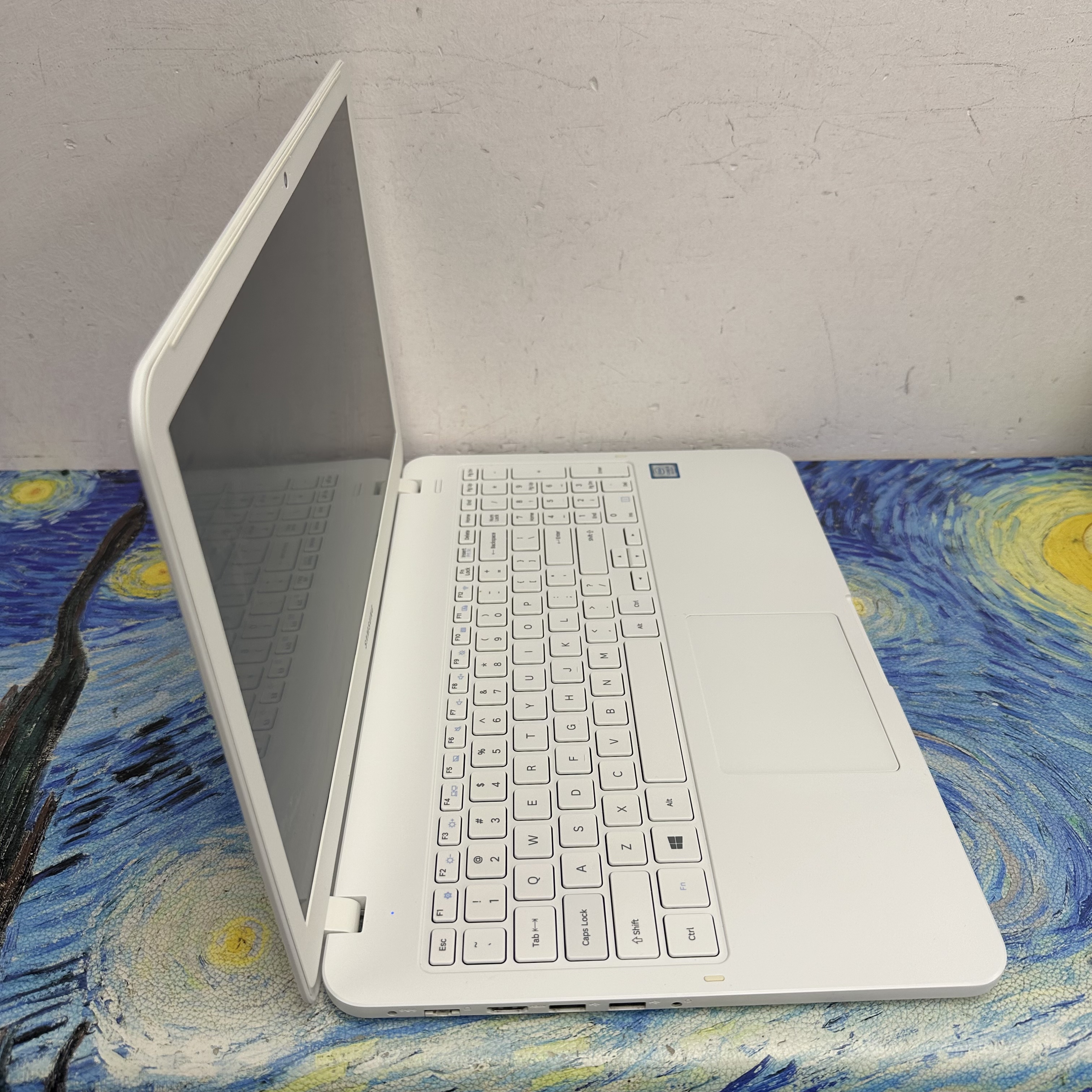 (超抵用三星15.6寸文書機🔥）Samsung Galaxy i5-8265U/8,16GB Ram/128,256,512GB,1TB SSD/超薄邊框/ 白色機身/Notebook / Laptop / Gaming / PC / office / Work / Win11 / Win10 /