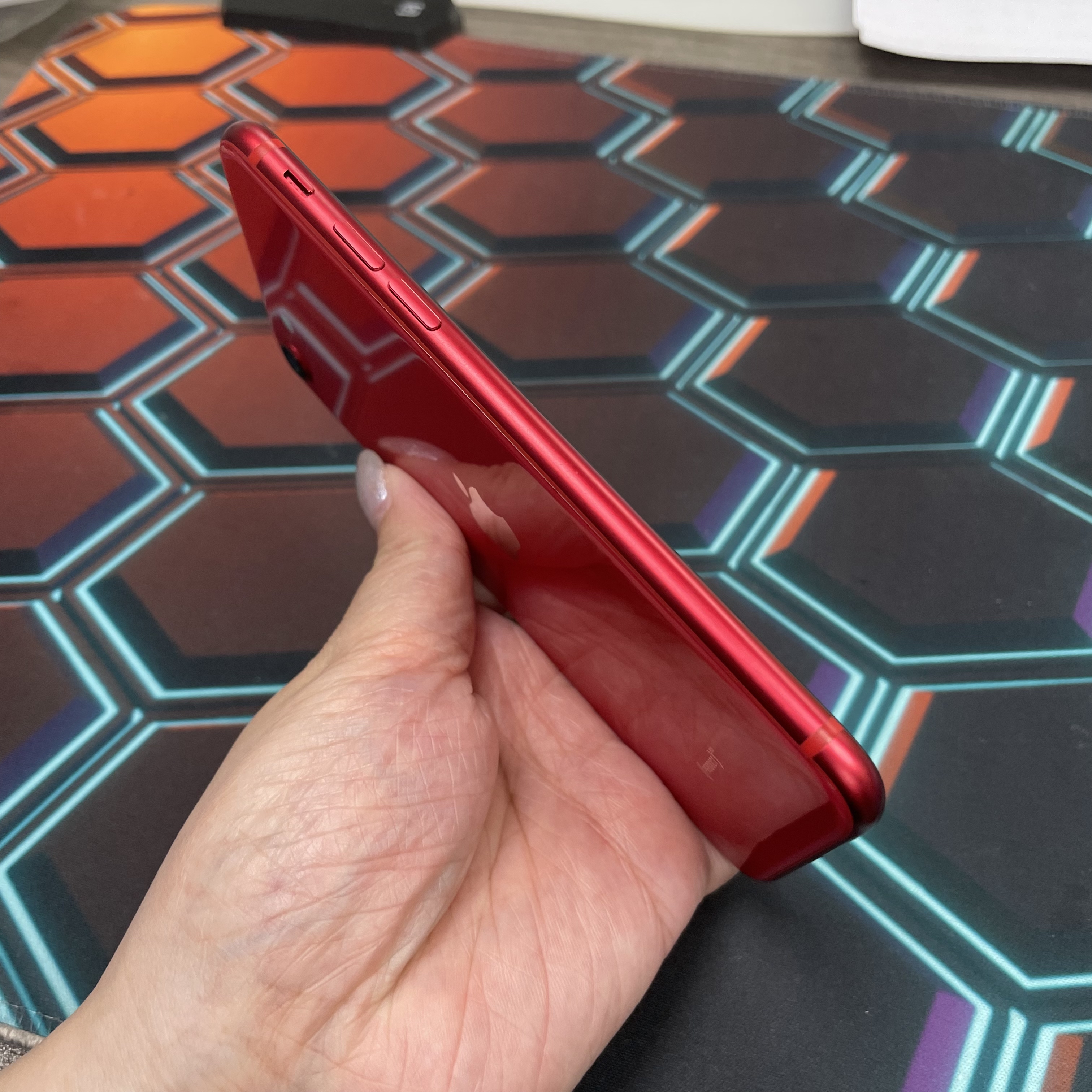 *7044 SE 2 完美機 128GB 電79 紅色 red
