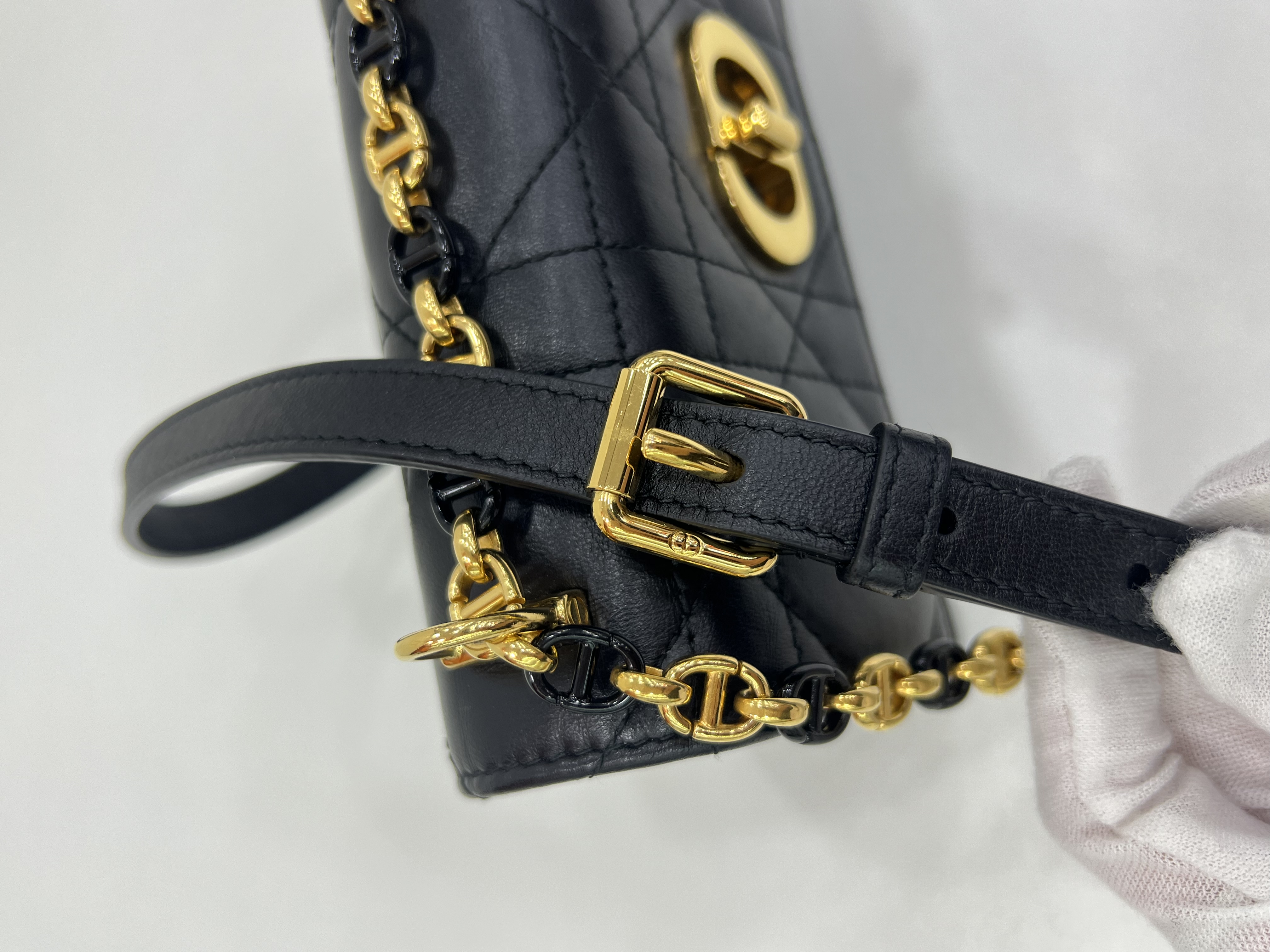 直播貨品 |  [1個-$100 2個-$300］E31