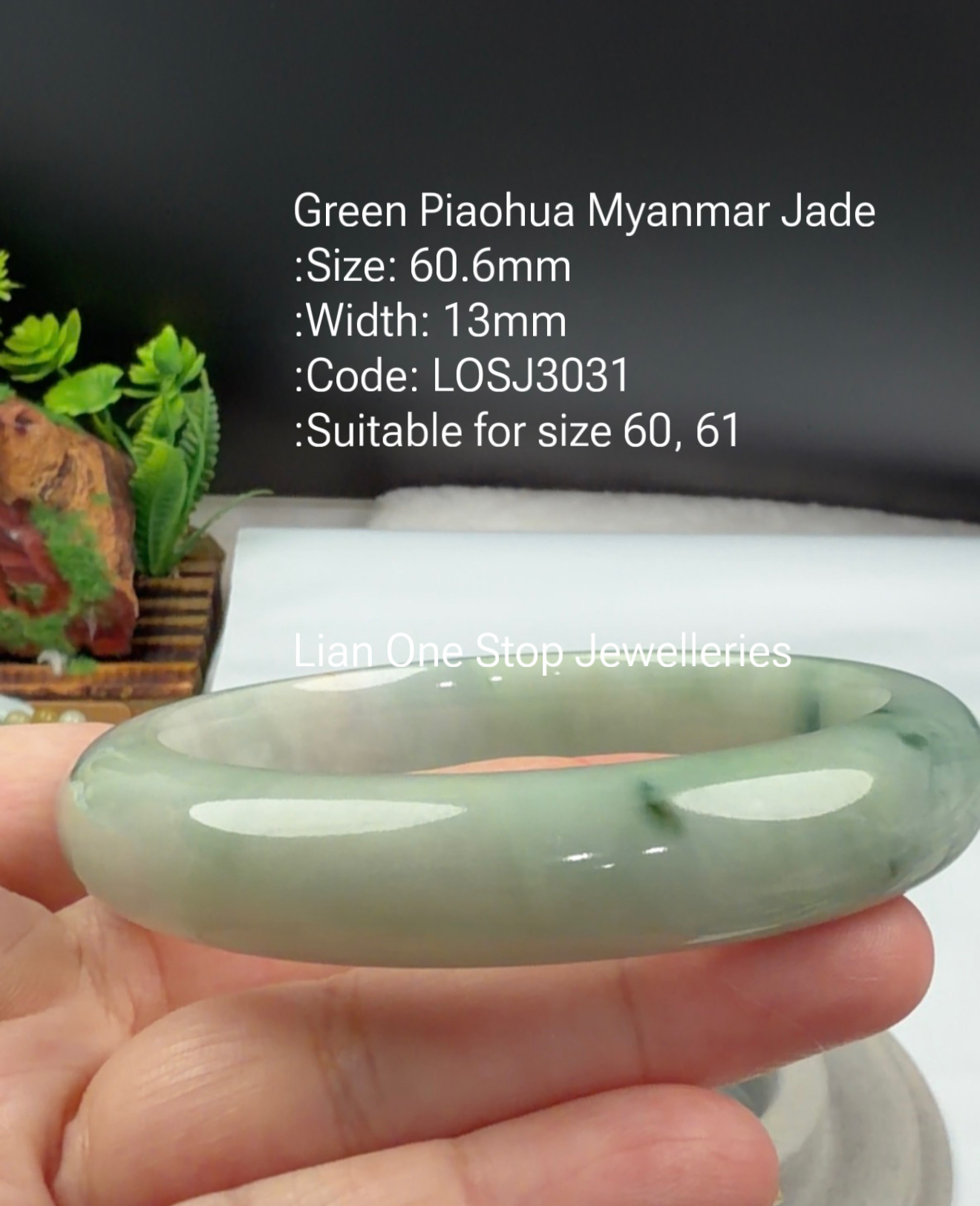 6.06cm Code: LOSJ3031 Green Piaohua Myanmar Jade 