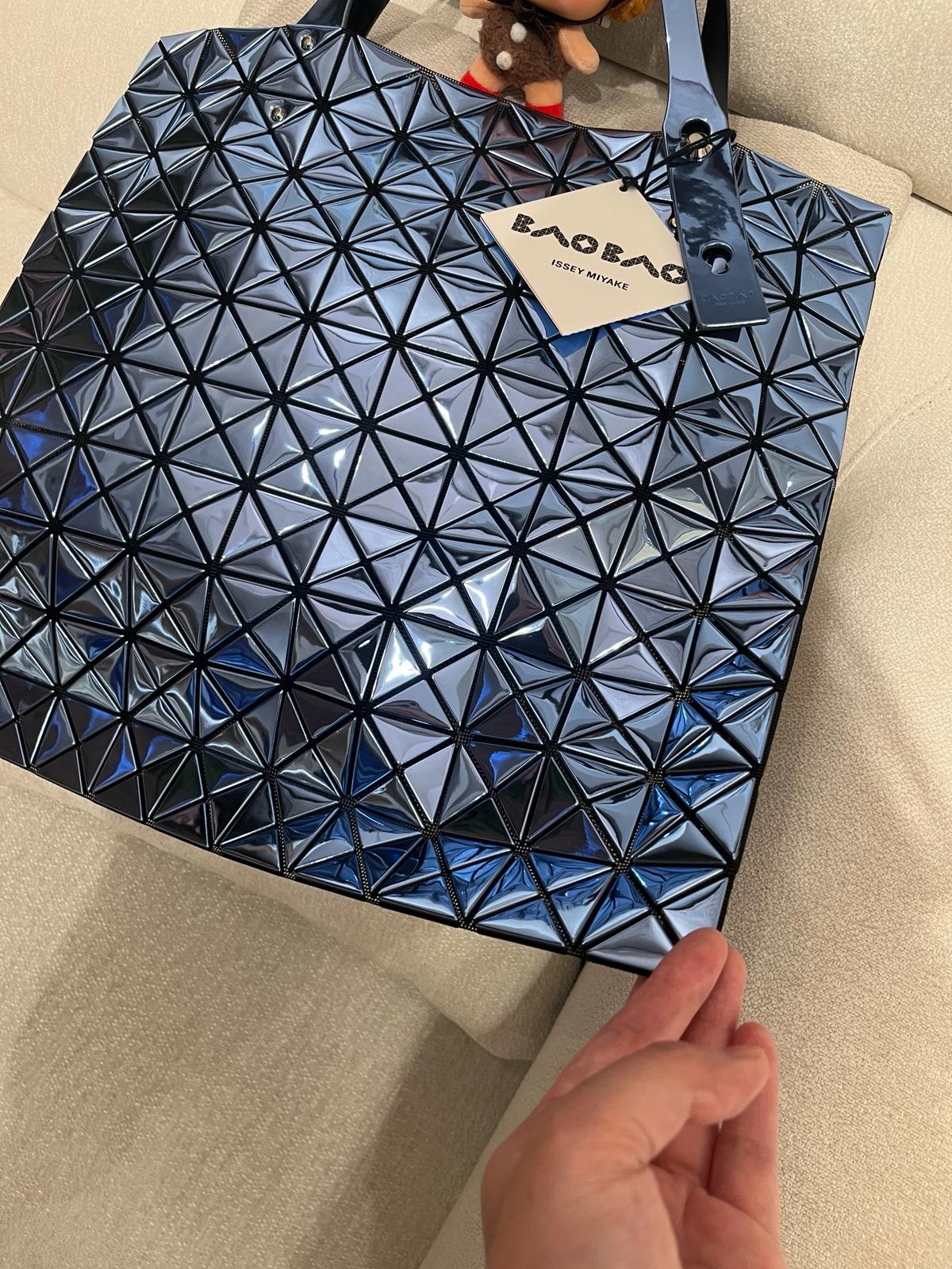Issey Miyake Bao Bao Tote bag冰塊藍色 39.5cm 10x10 100%Authentic,99%new unused✅certificate✅dust bag 