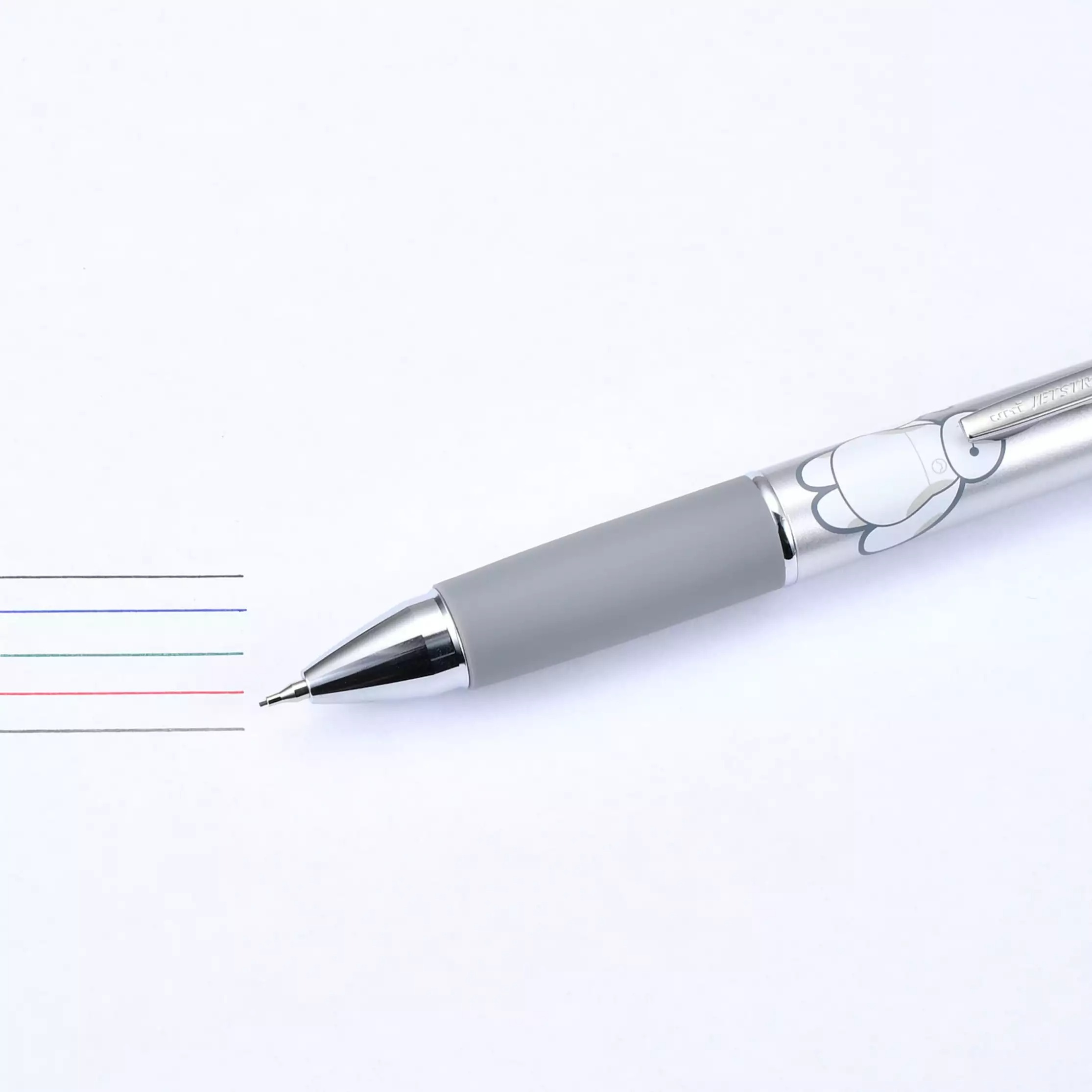 現貨｜【日本 Disney Store 限定】Baymax 大英雄聯盟 日本製 uni Jetstream 4&1 多功能 5用筆 0.5mm 4色原子筆 + 0.5mm 鉛芯筆 070660