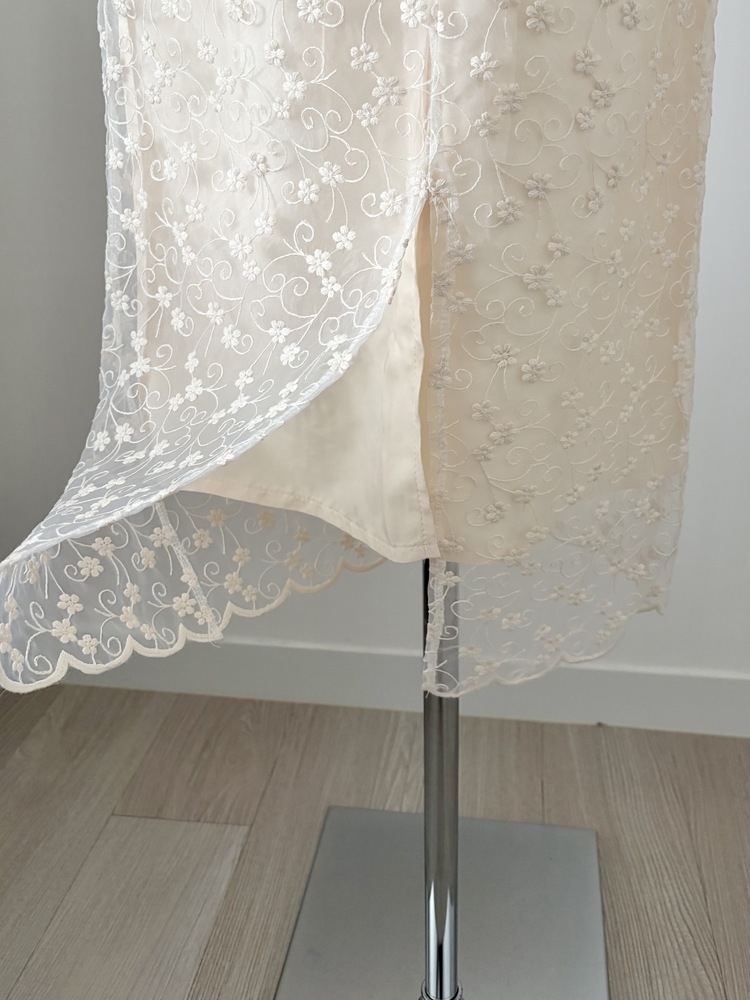 Blossom Embroidery Skirt (Cream)