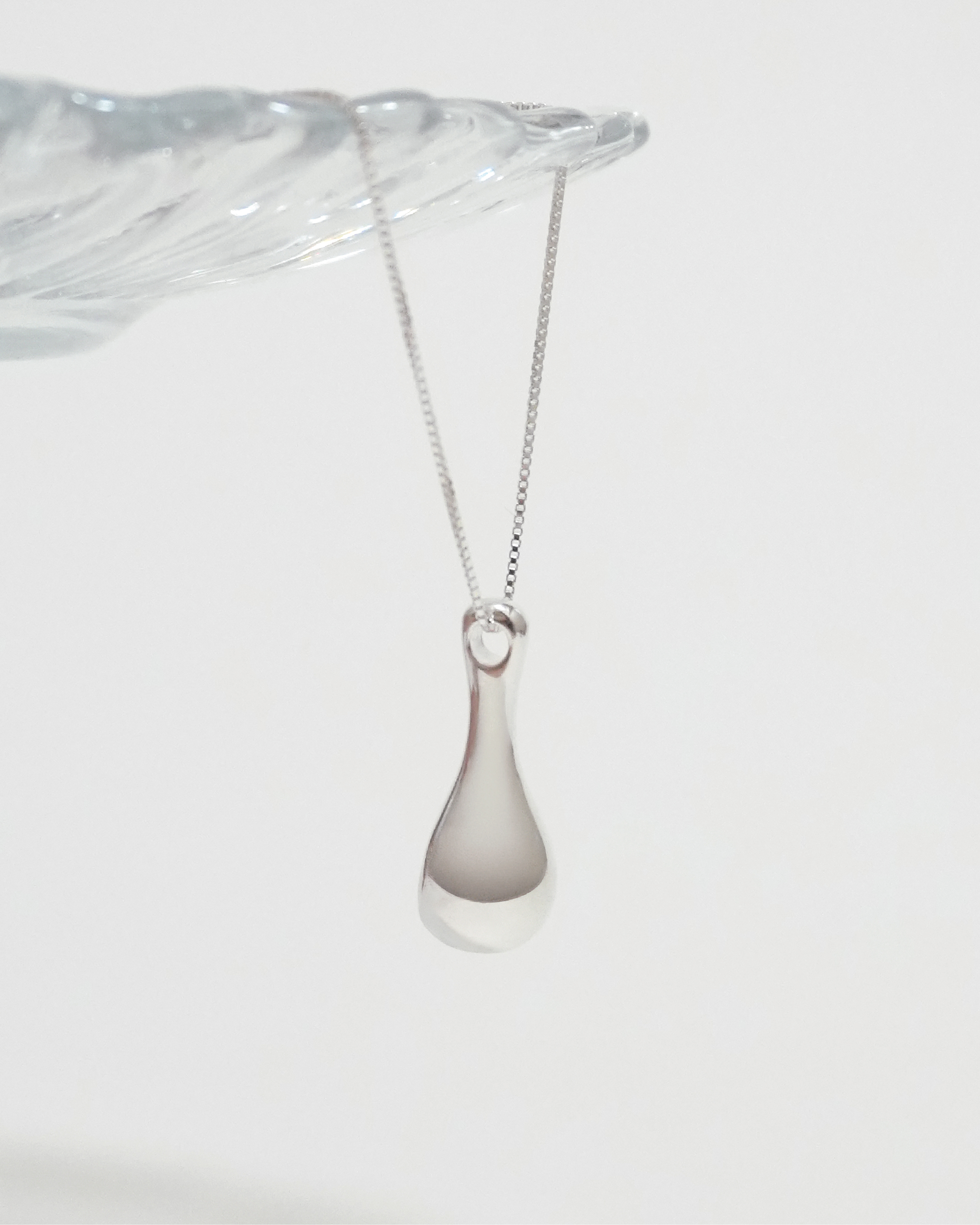 Gentle Dewdrop Necklace