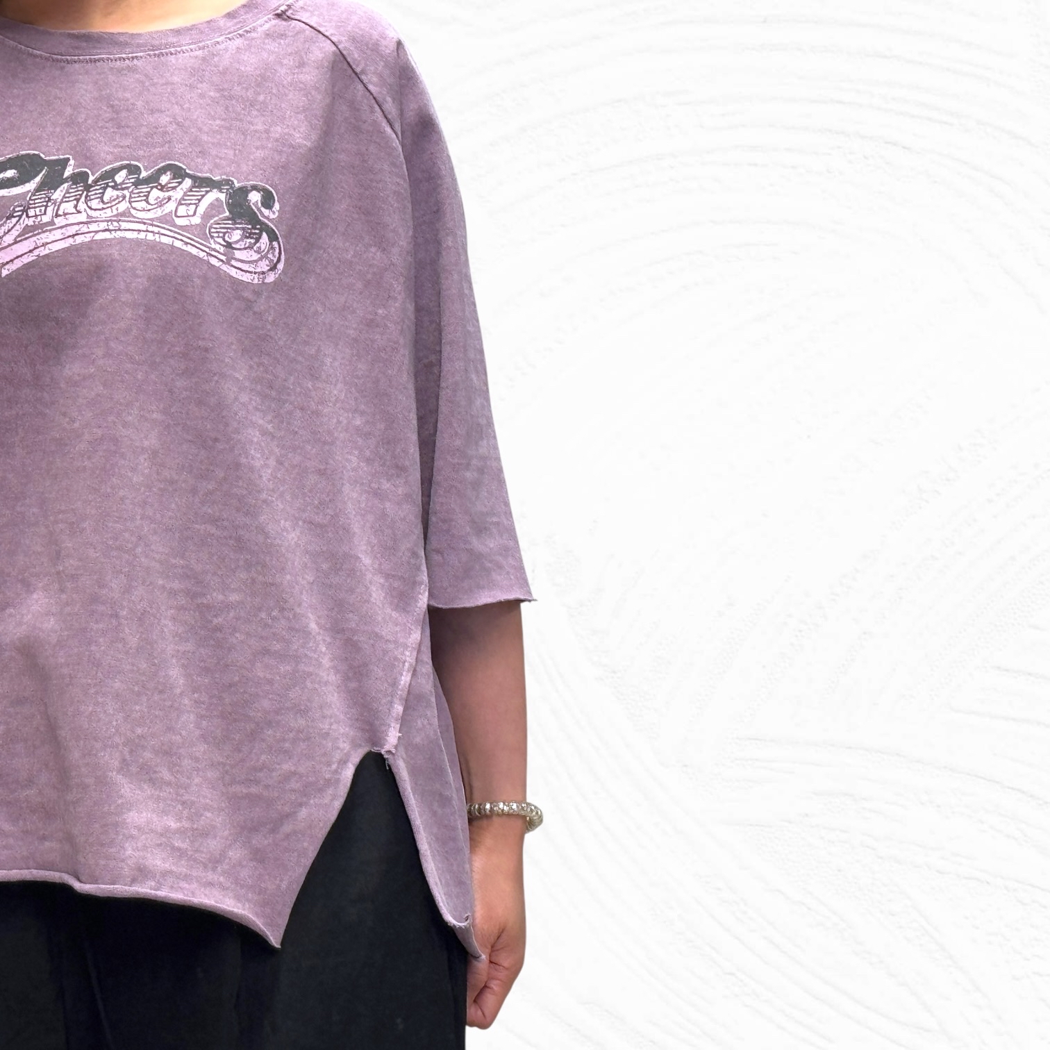 221282 “Cheers”腳開叉Tee