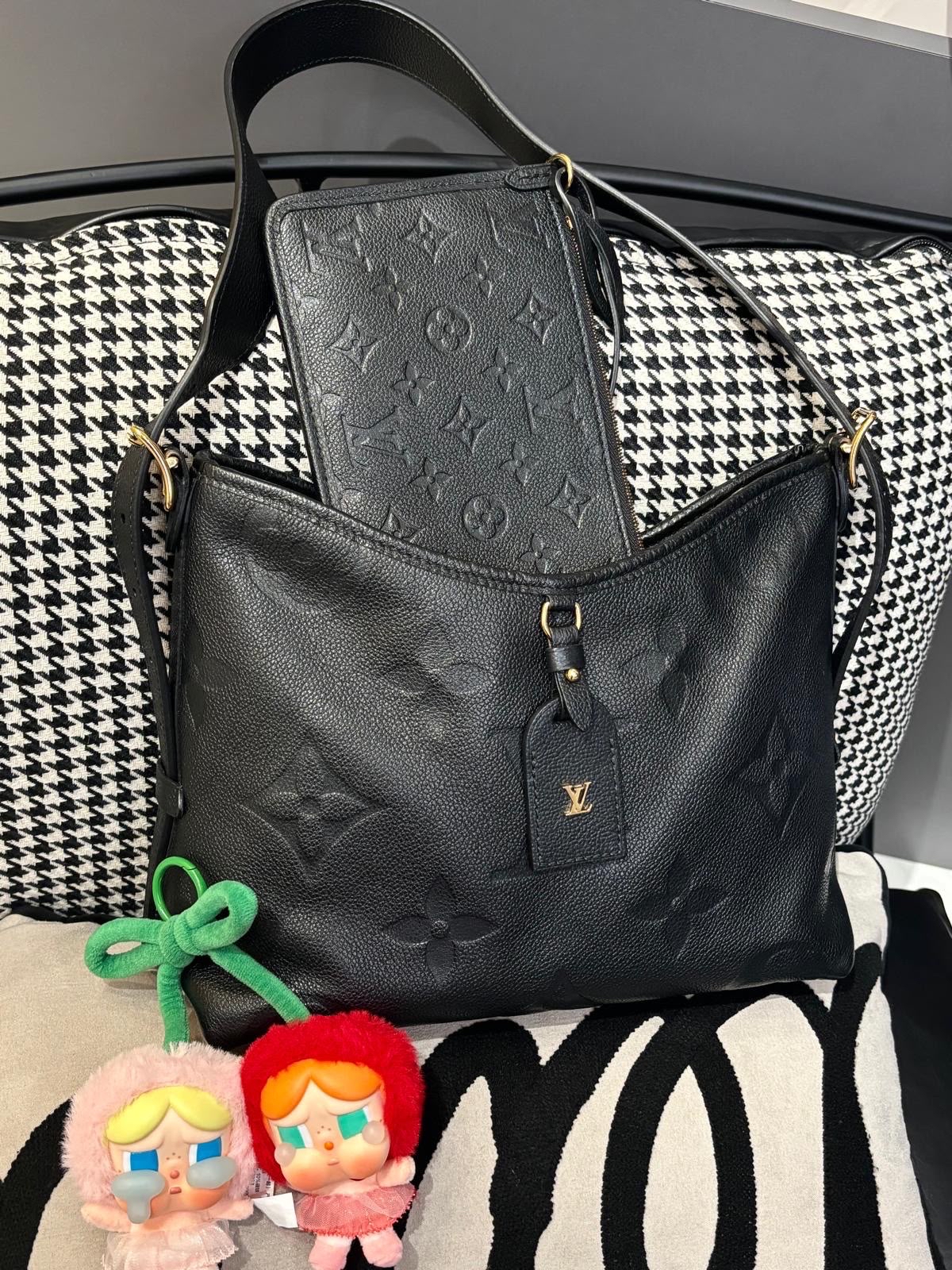 Lv carryall pm Monogram Empreinte Leather 100%Authentic,95%new ✅肩帶✅塵袋✅pouch
