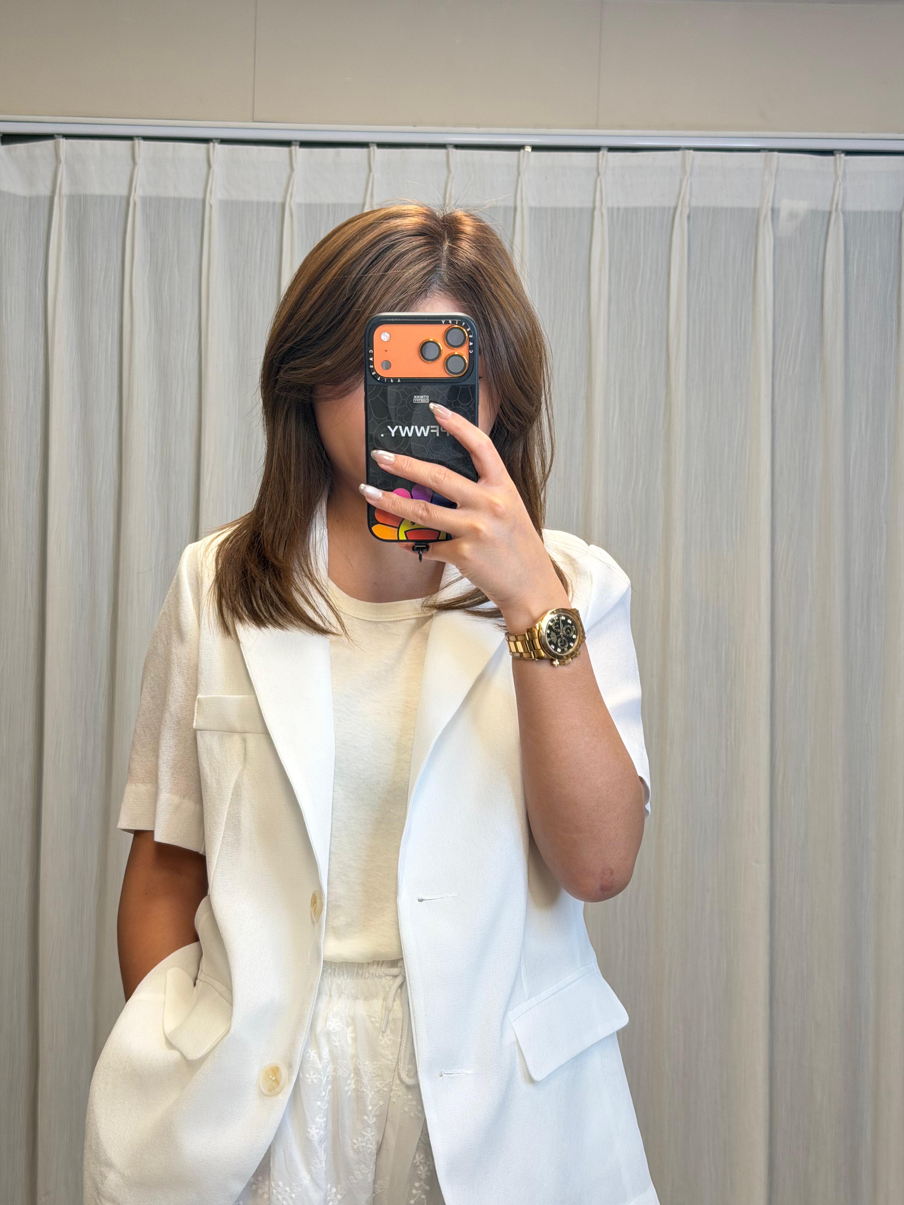 #221120 麻質圓腳邊短西裝外套