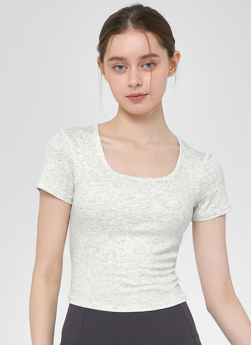 預購_Eva Back Button Short Sleeve Top by Lux wear