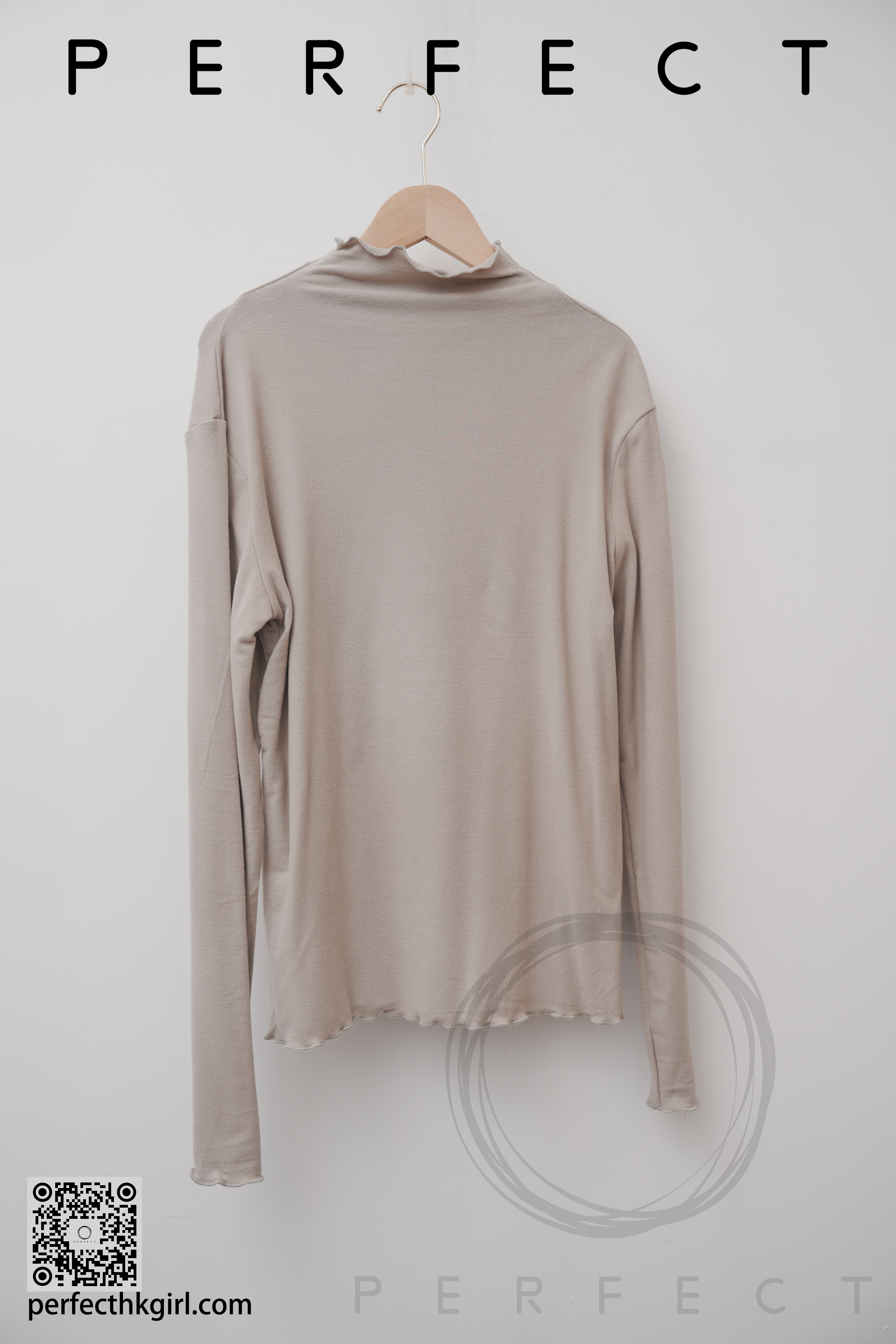 T0034_超滑身舒服花邊平領打底衫（卡其色）