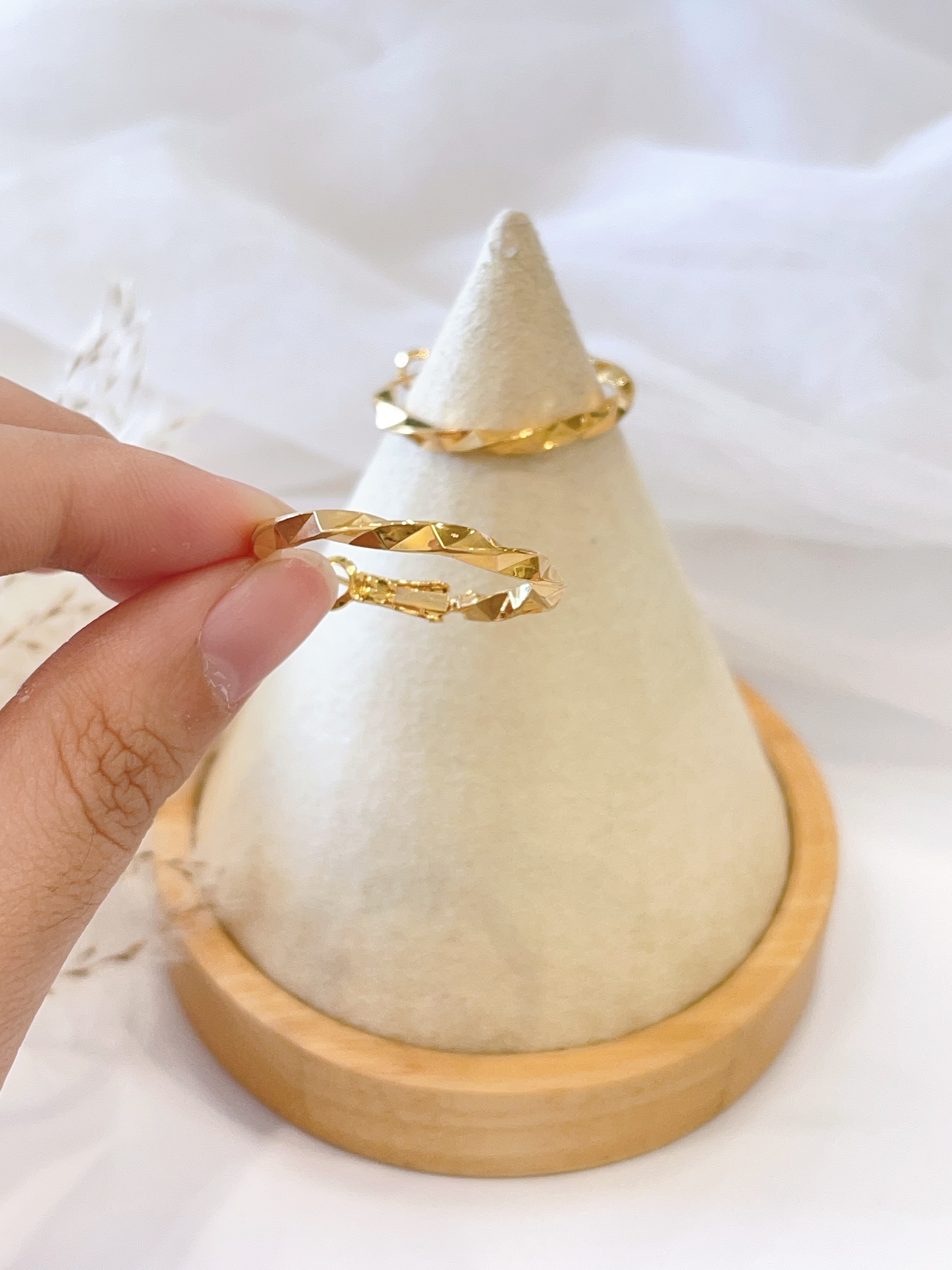 极简金色麻花款式耳圈耳环