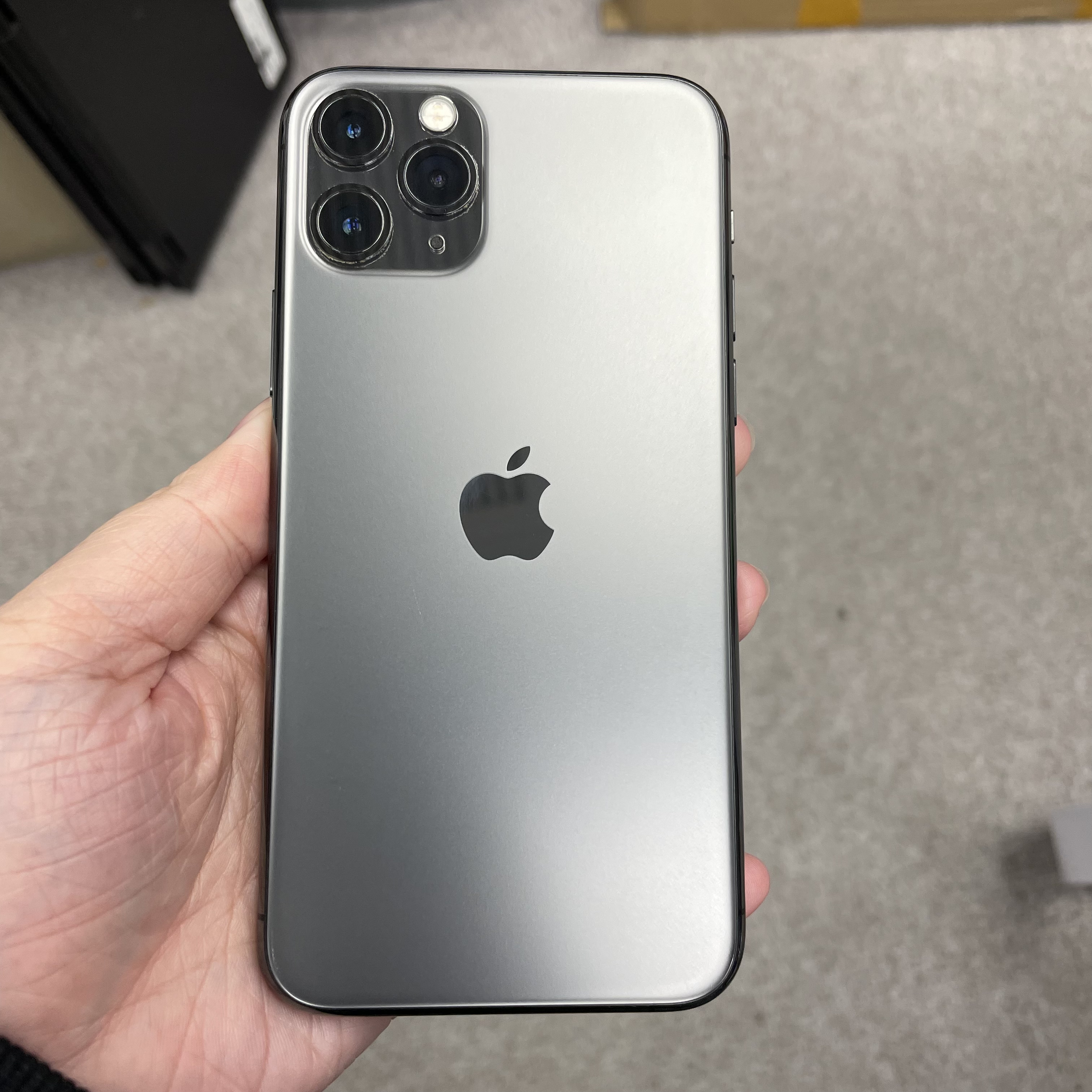 *5760 11 Pro 靚機 256GB 電98 黑色 black