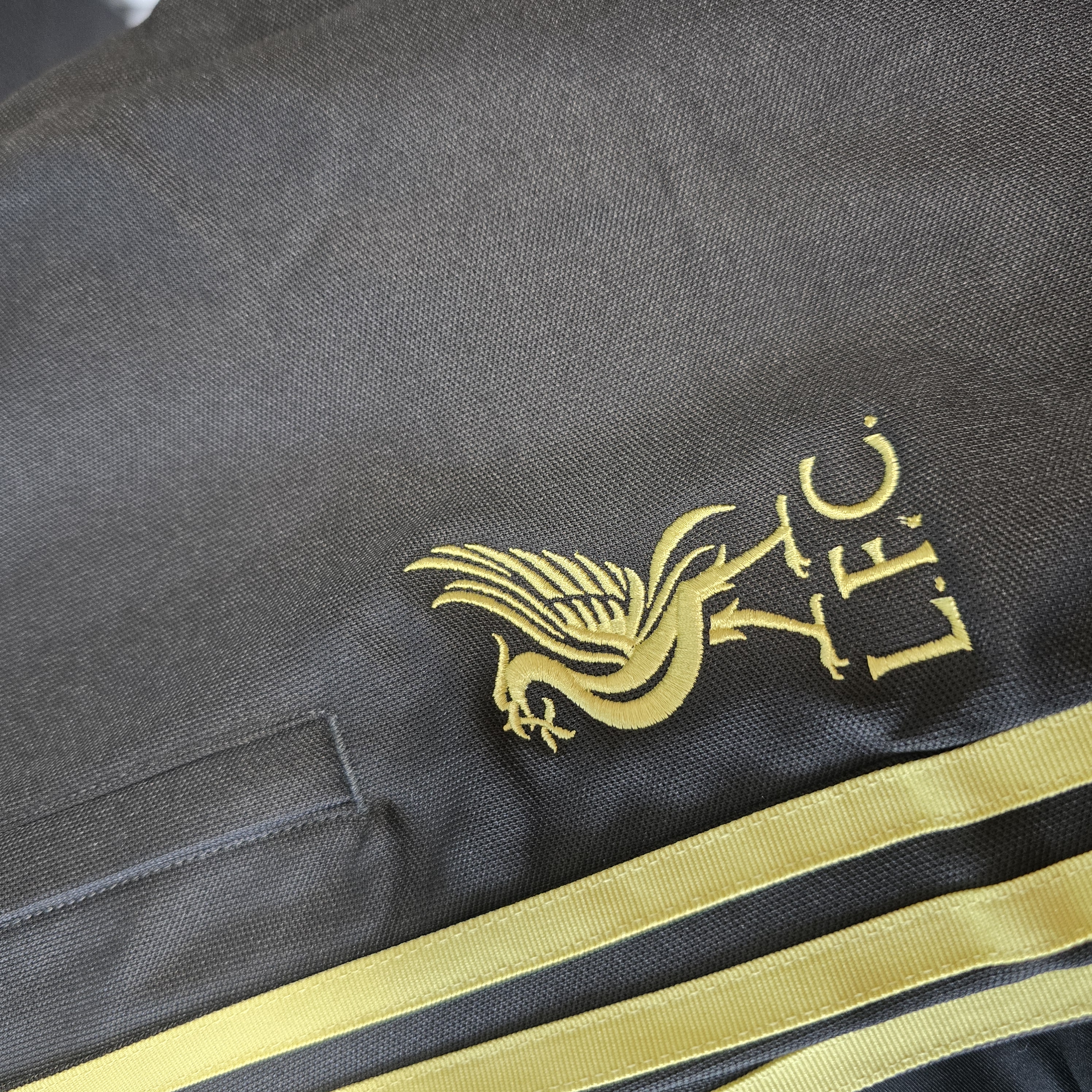 Adidas Liverpool 利物浦 2025-26 LIFESTYLER 經典潮流束腳長褲 KC7800