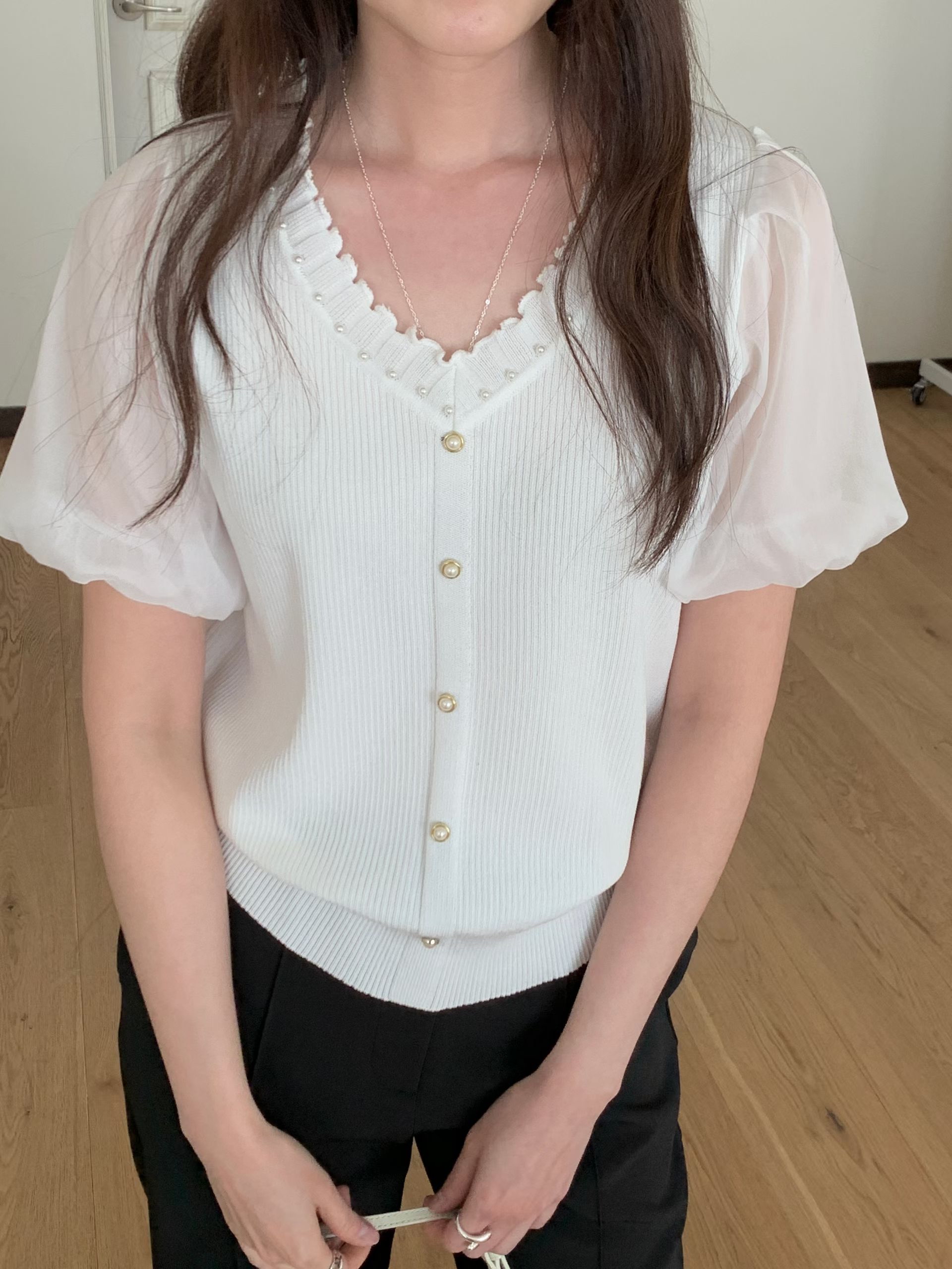 CT15 優雅珍珠紗澎袖針織top