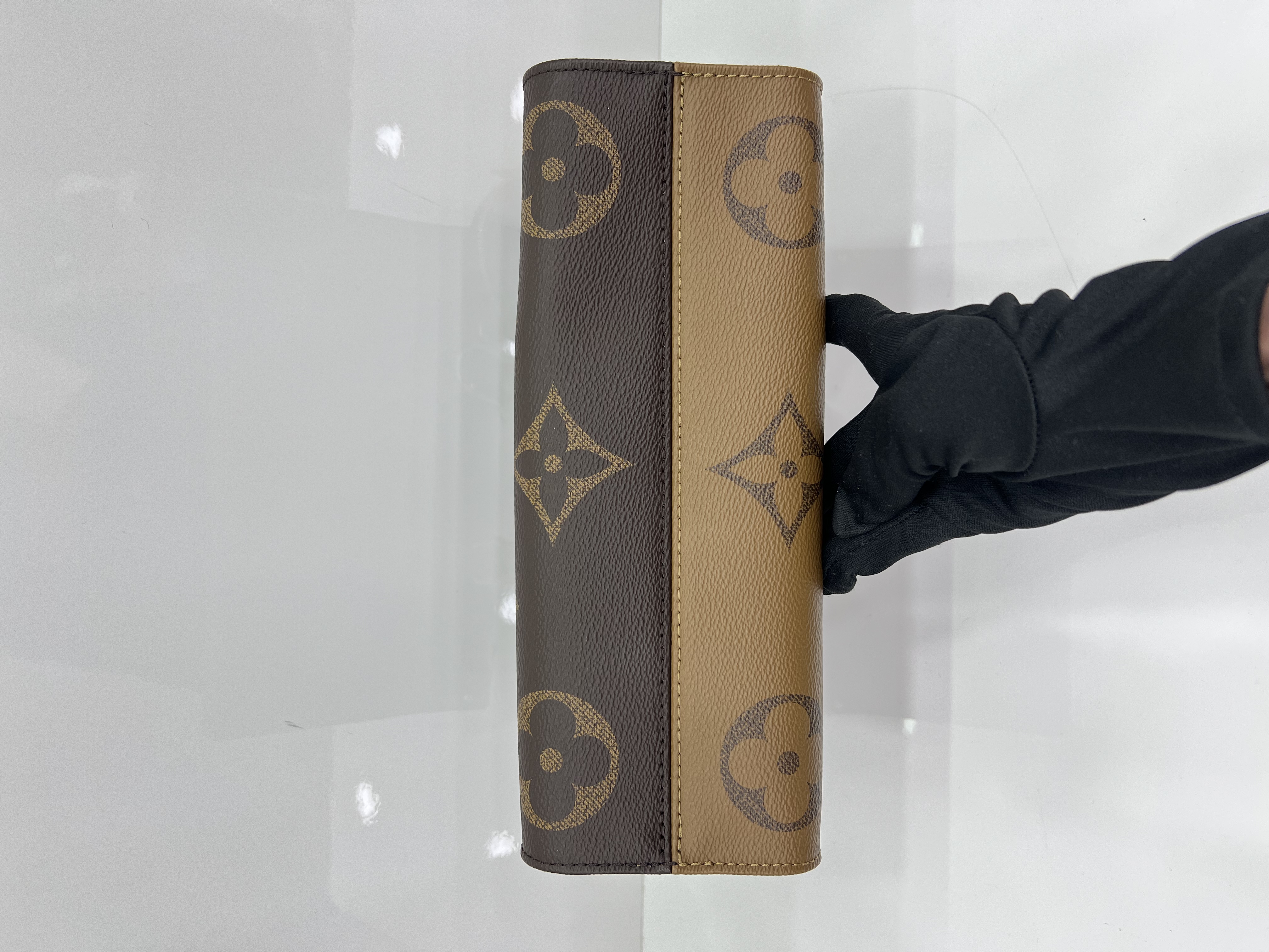 直播貨品 |  [1個-$100 2個-$300］EE30