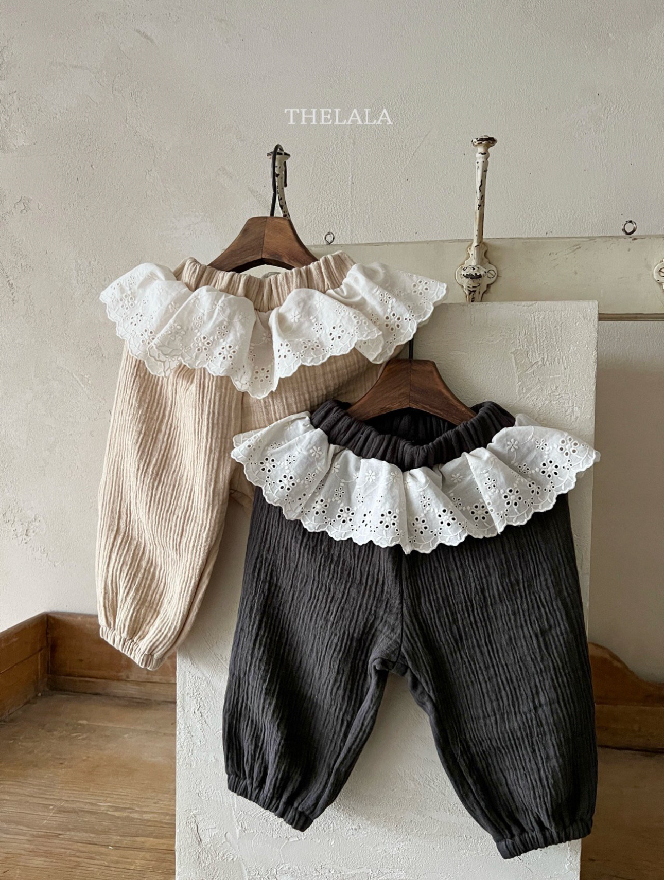 🌸預訂 韓國直送🌸🇰🇷THELALA兩色蕾絲荷葉邊棉紗束腳褲