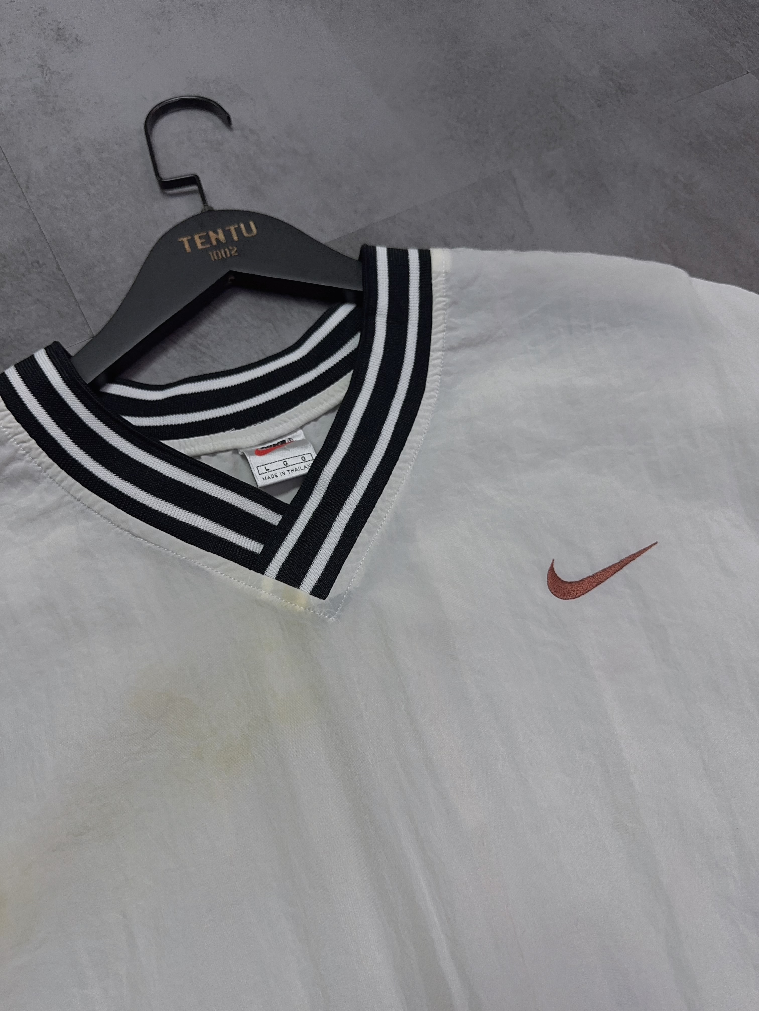 Nike Jersey - L （有多處黃色漬‼️）