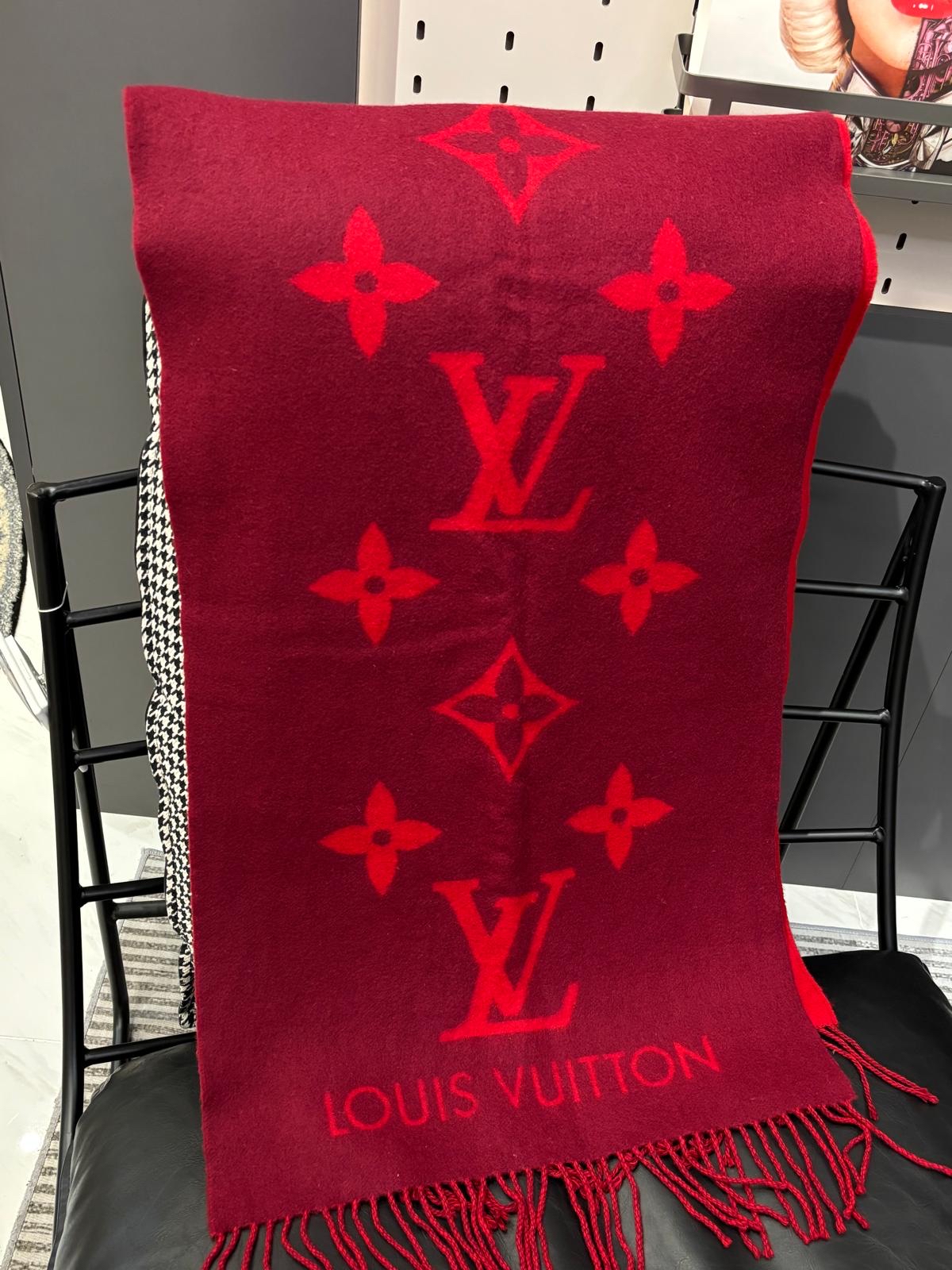 未使用品 Lv Reykjavik Scarf M78125 100% cashmere100%Authentic, Unused ✅Box