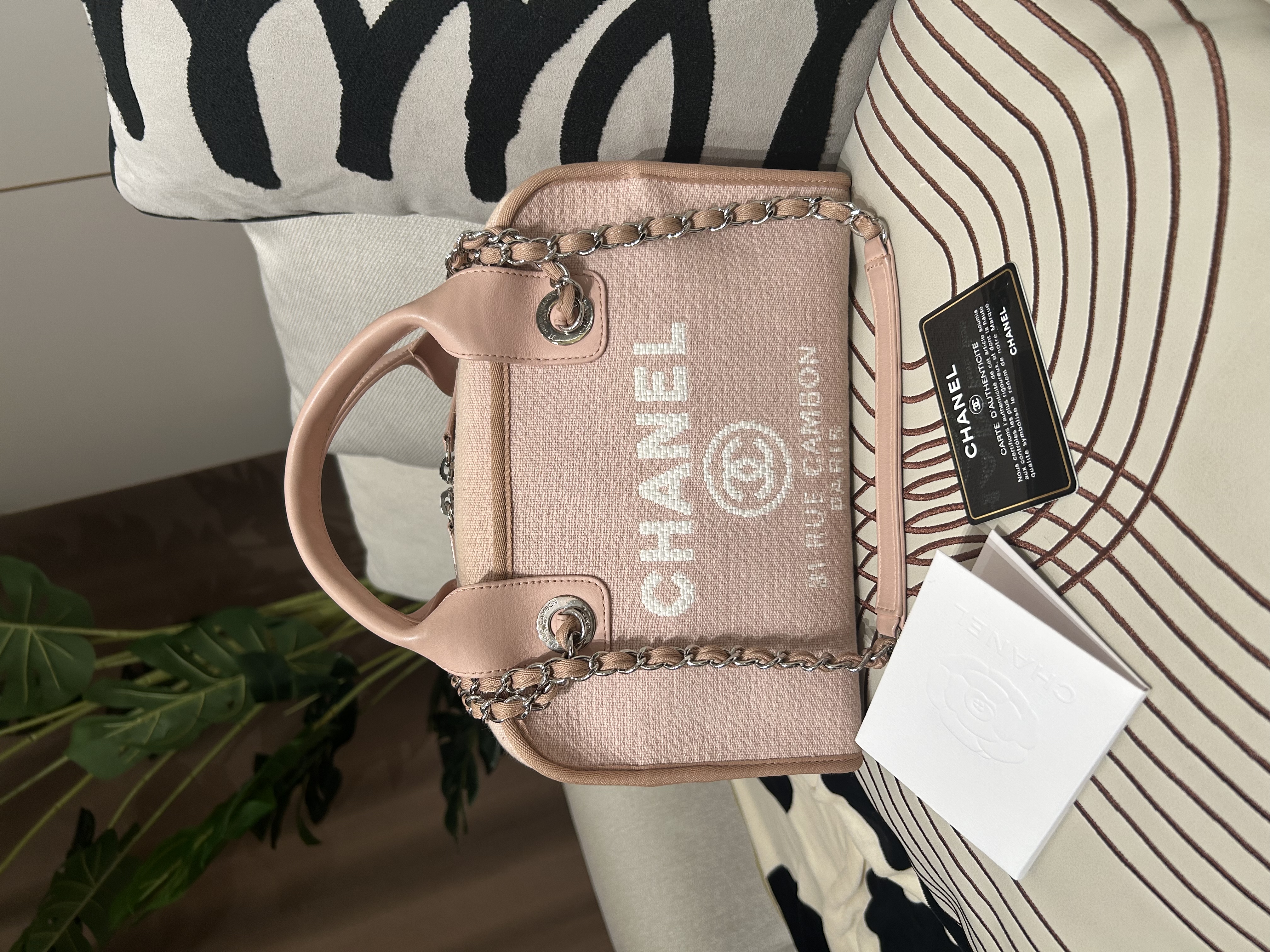Chanel Deauville Boston Shoulder Bag Pink 100%Authentic, 95%New ✅收據✅20Card✅Dust bag
