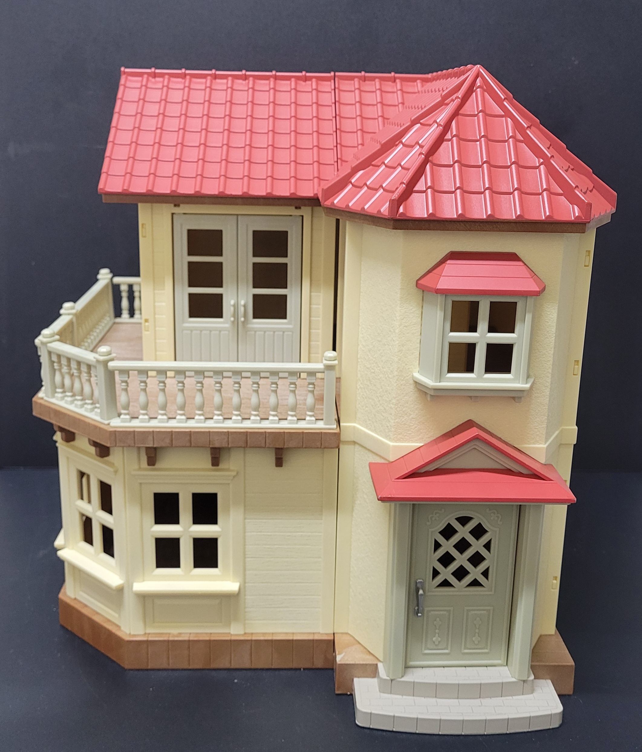 森林家族紅屋（香港順豐站包郵）