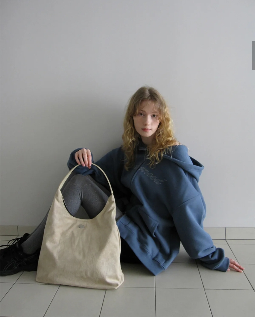 Dumaro Merci Suede Shoulder bag