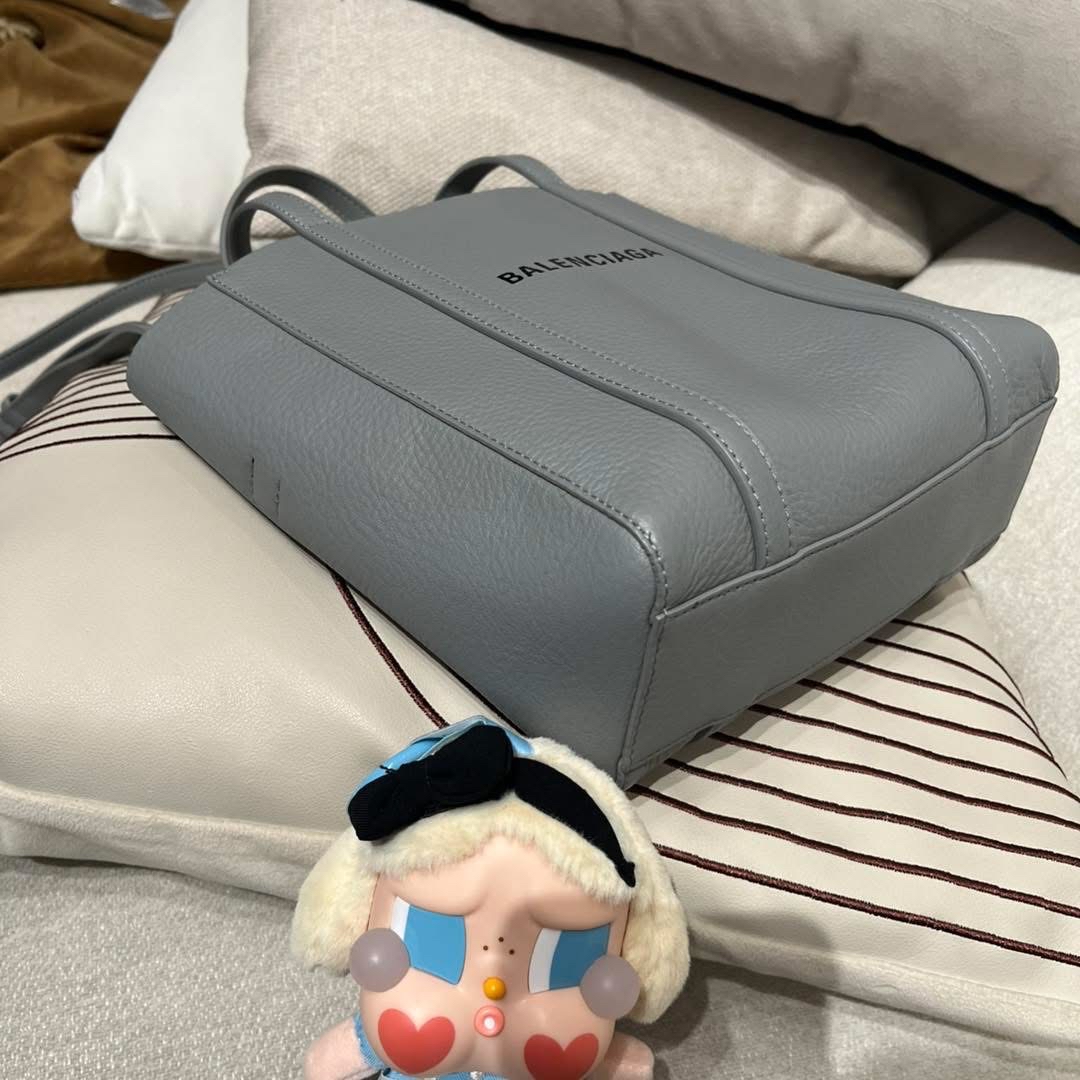 Balenciaga everyday tote bag calfskin  100%Authentic ,98%new✅dust bag 