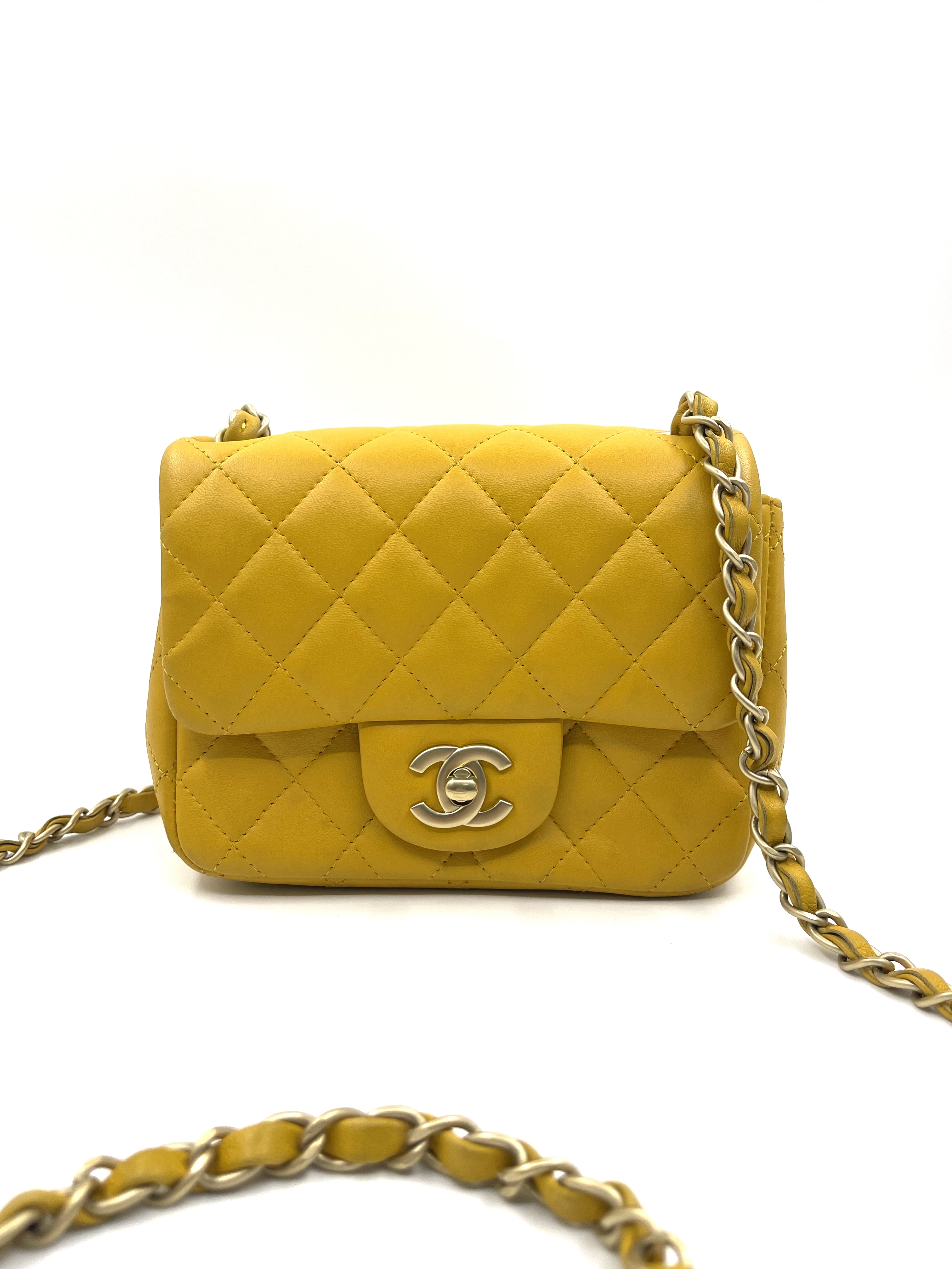 Pre-owned Chanel Mini matelasse CC chain shoulder crossbody bag