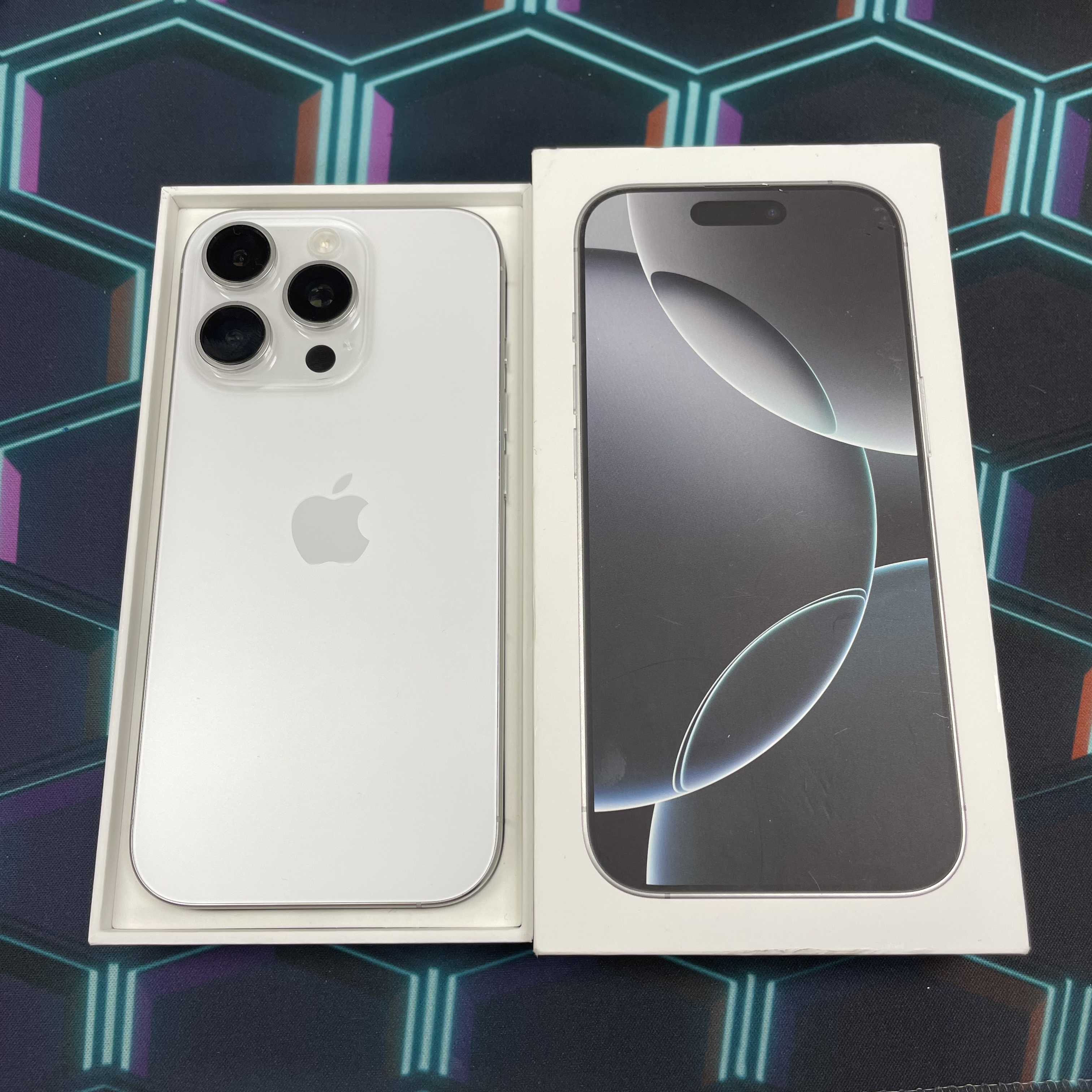 *6001 16 pro 勁靚機 512GB 電91 白色 white