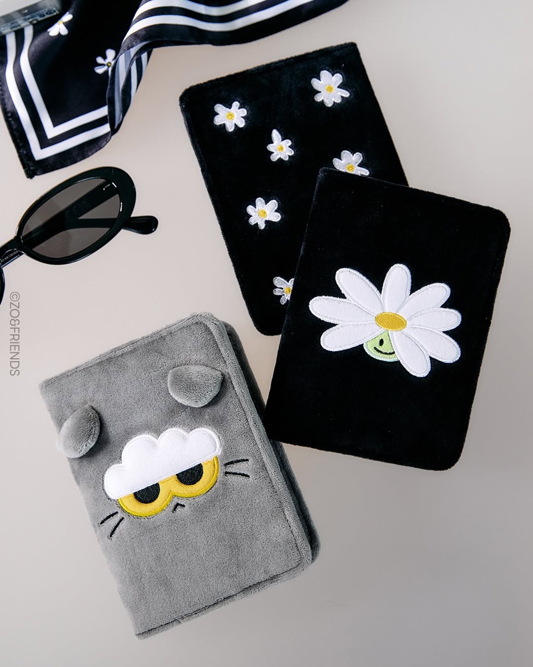 G-DRAGON - ZO & Friends Zoa signature & crown limited
