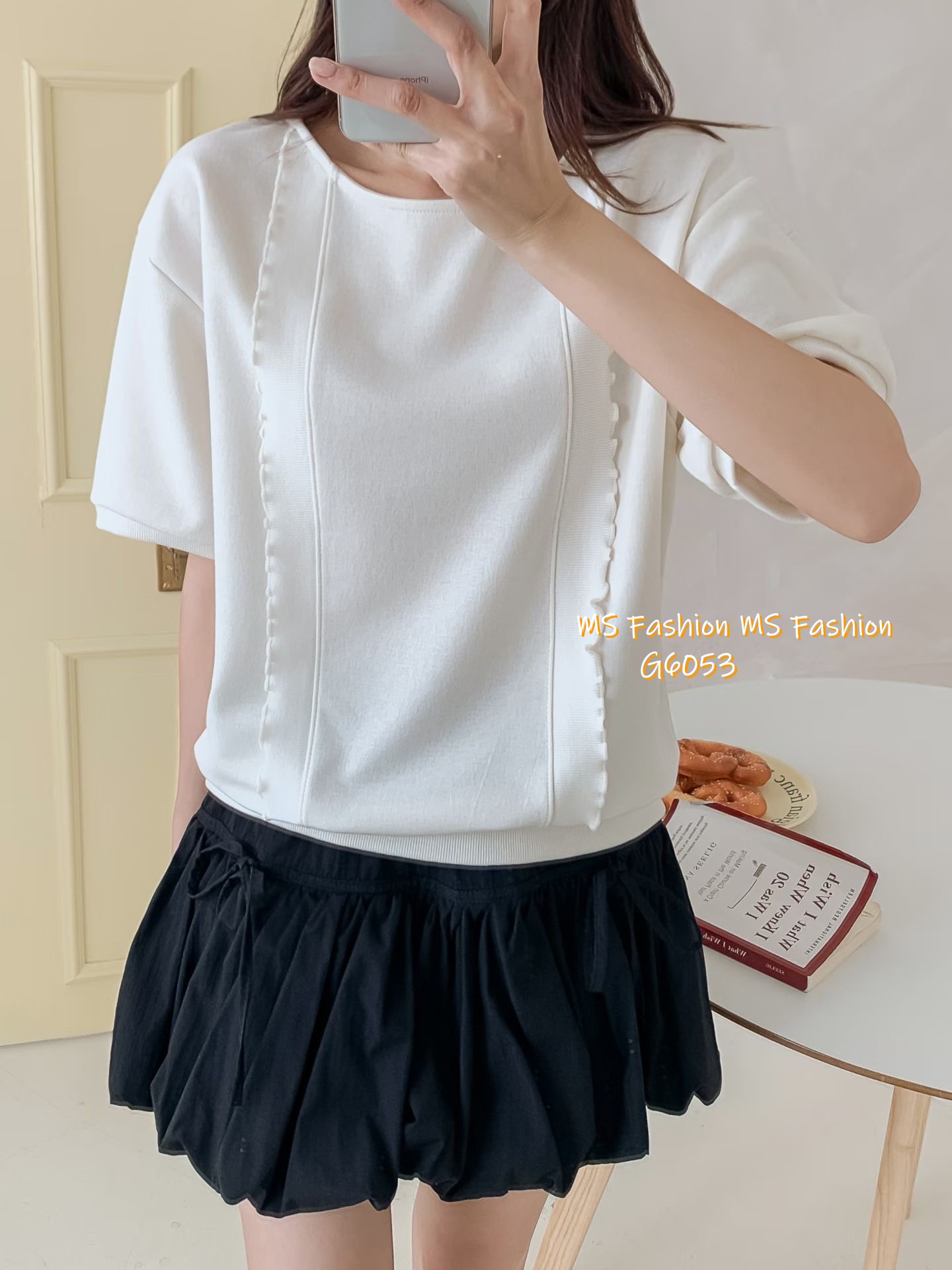 G6053 韓國🇰🇷淨色木耳邊top