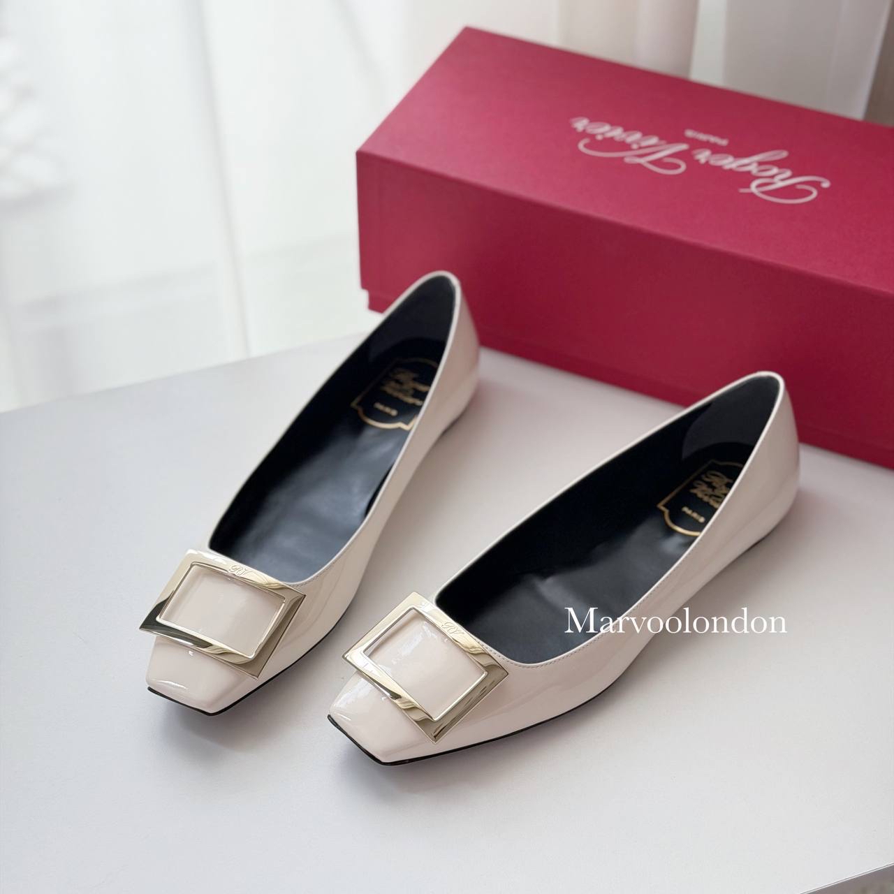 限時優惠✨訂貨📮RV 經典白色漆皮Flat  Size 35/35.5/37.5/38.5/39/40