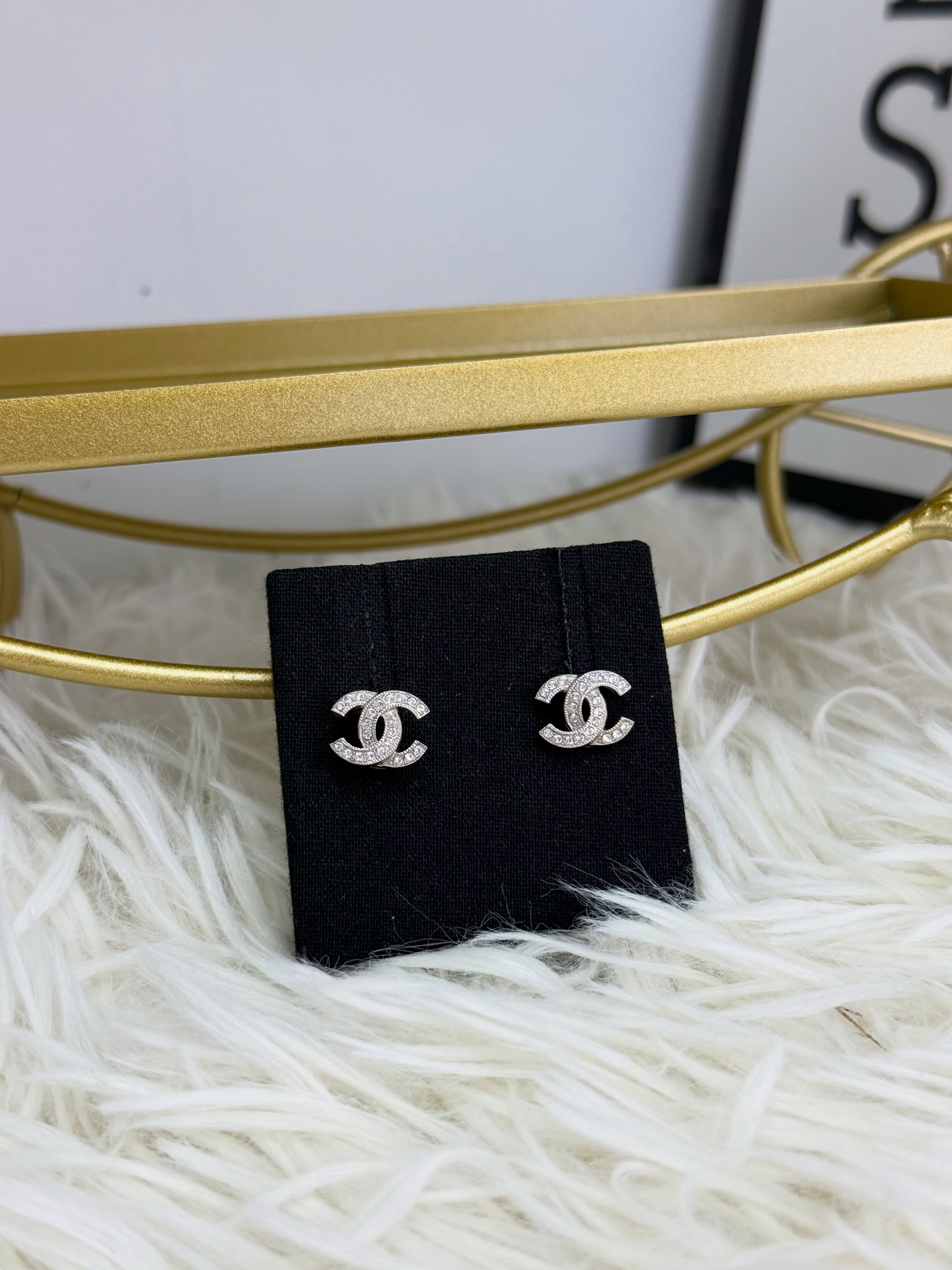 Chanel👜 PRE OWNED 💎雙c耳環🤍有盒 有塵袋  配件 -塵袋、盒🫶🏻