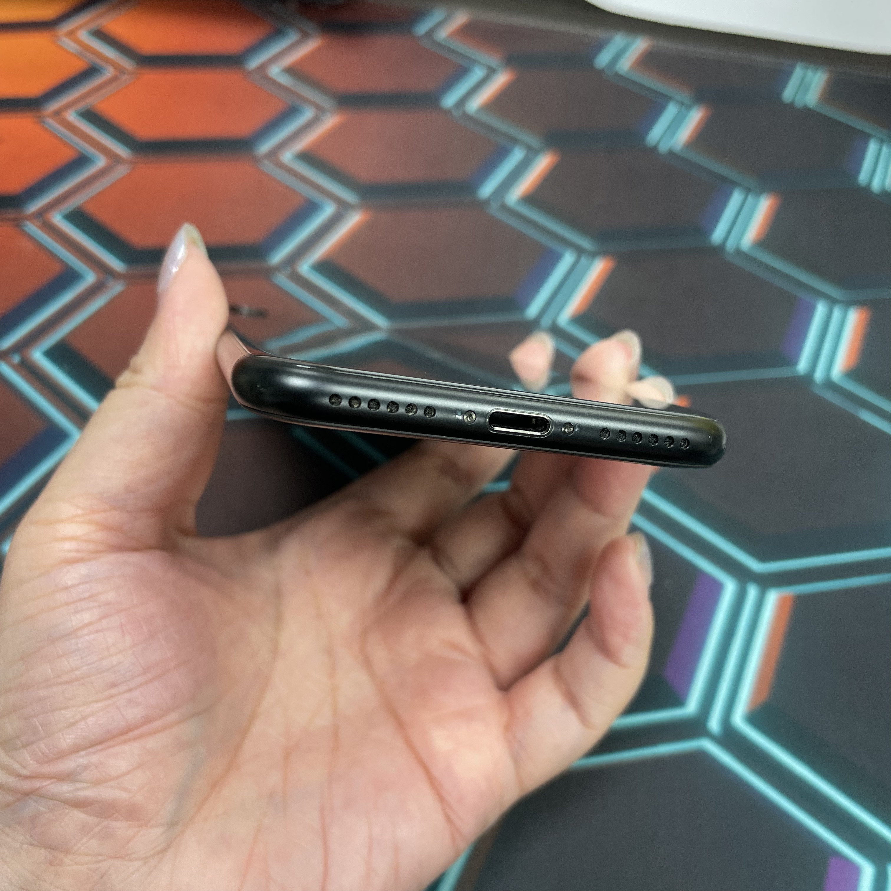 *7158 SE 2 勁靚機 128GB 電100 黑色 black