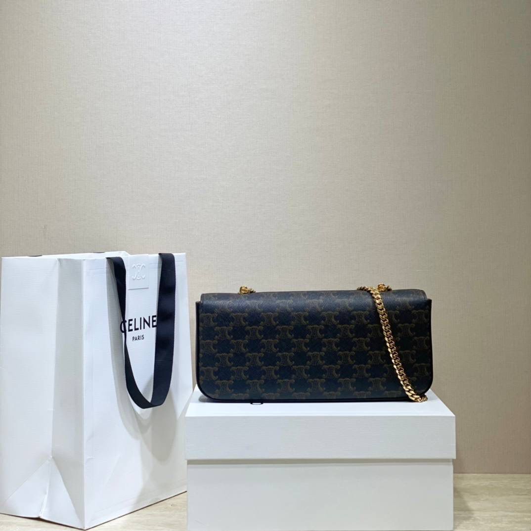 🔥大货实拍图 𝗖𝗘𝗟𝗜𝗡𝗘♥标志印花链条包 型号：197412 尺寸：33*13*5cm